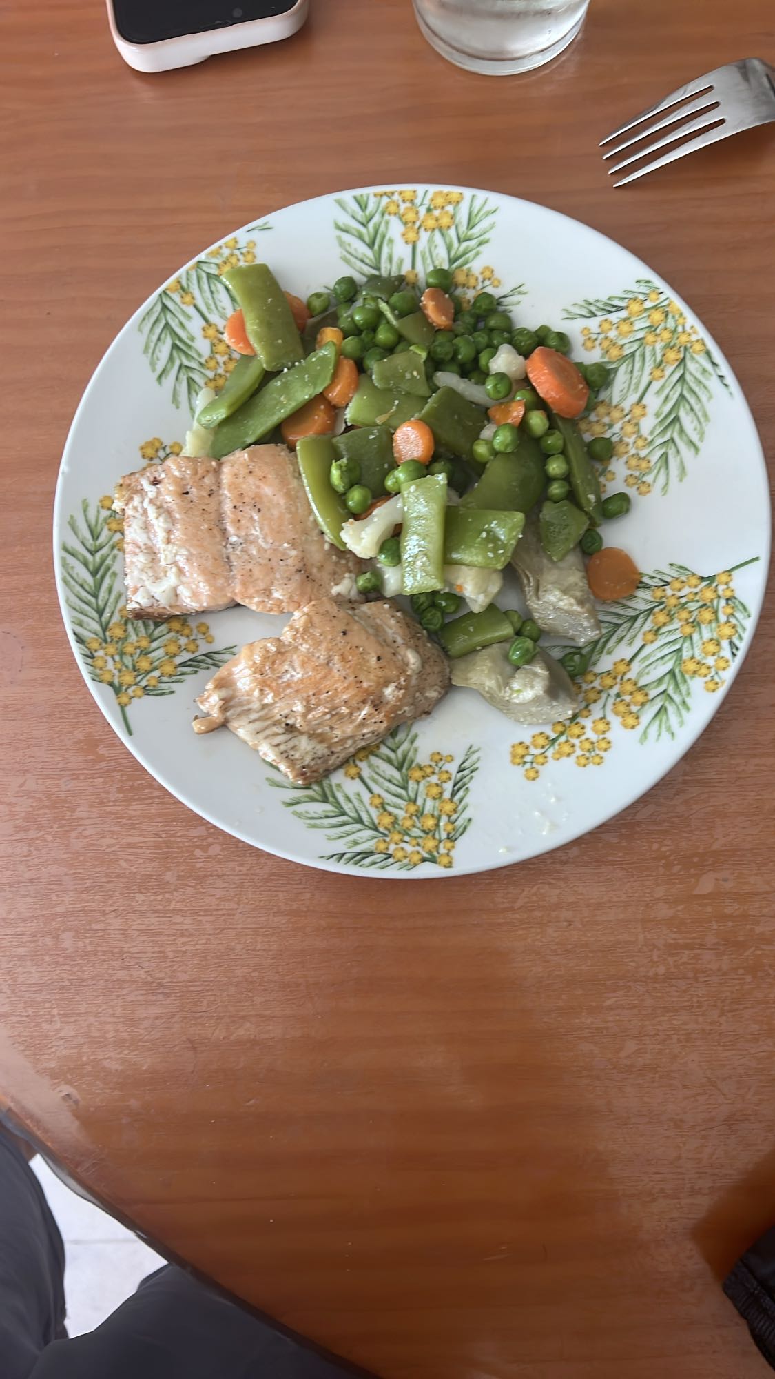 Salmón con verduras