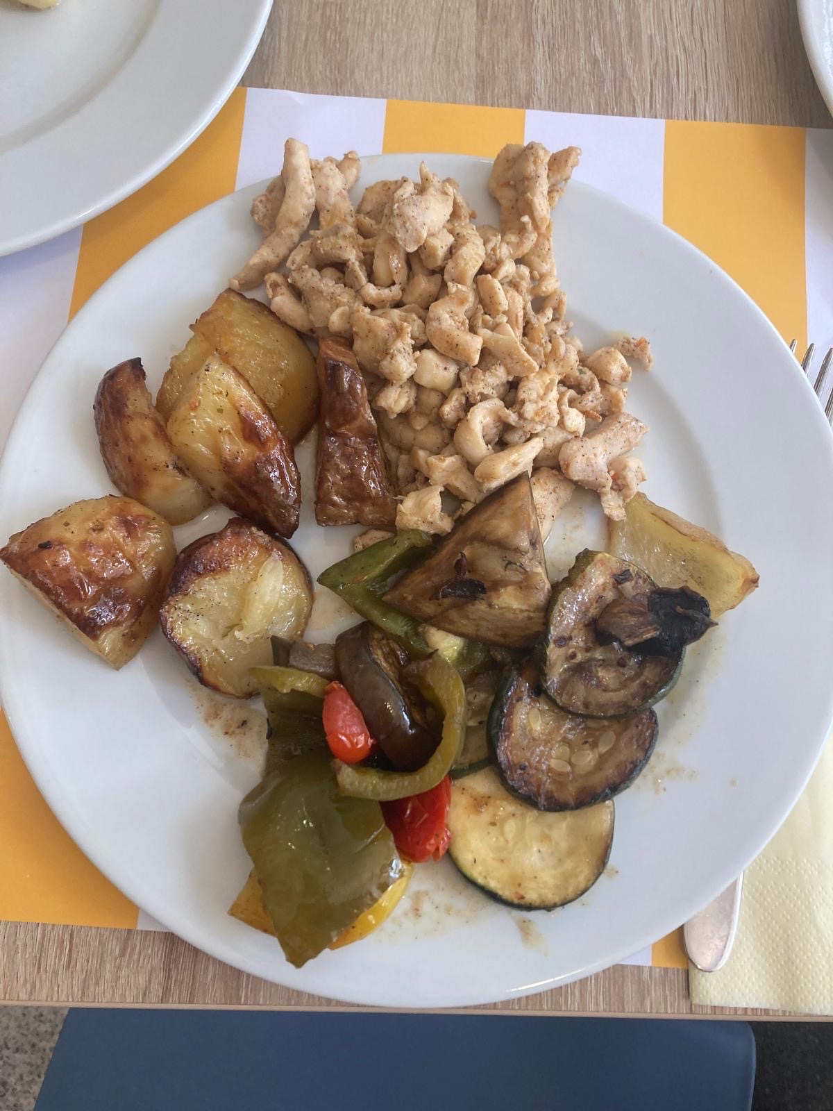 Pollo con verduras asadas