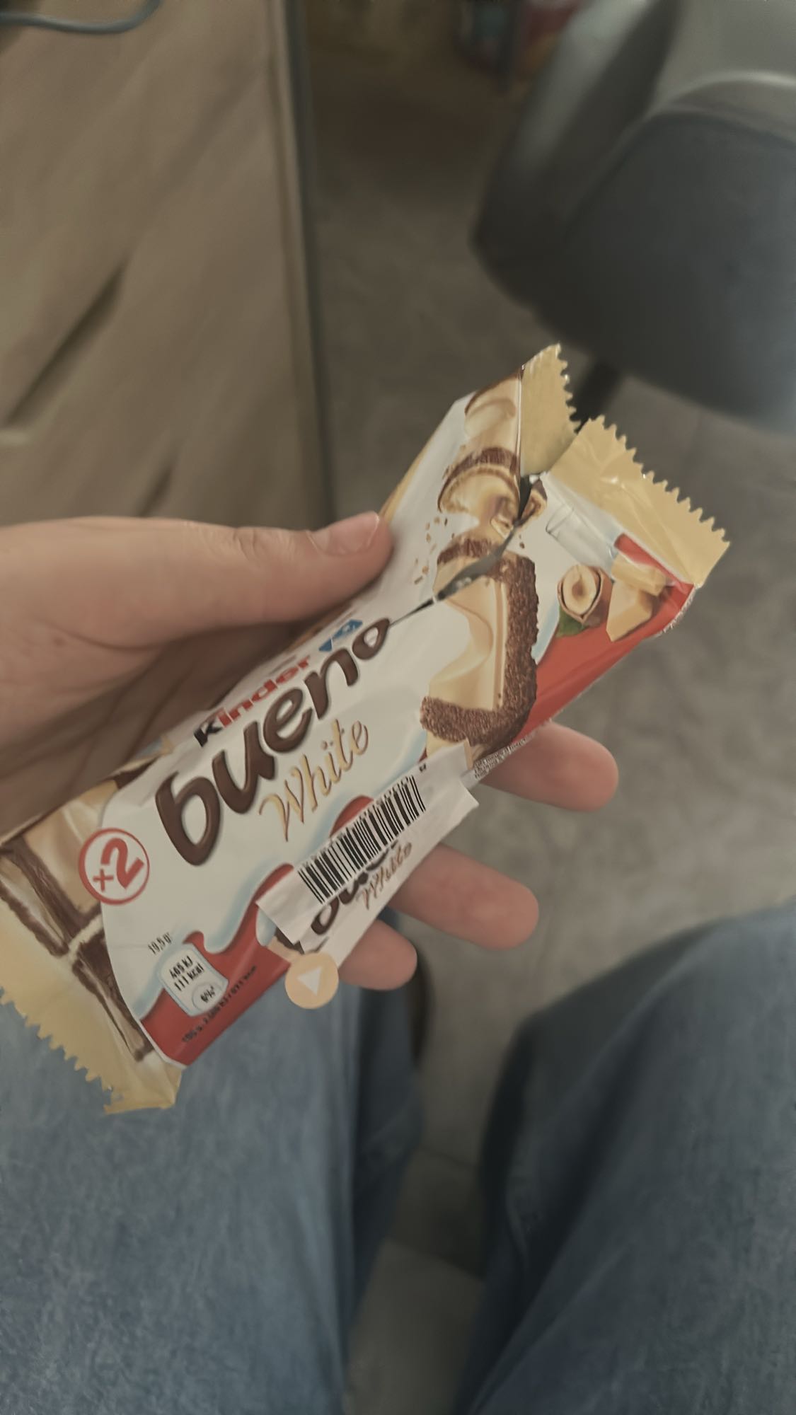 Kinder Bueno White