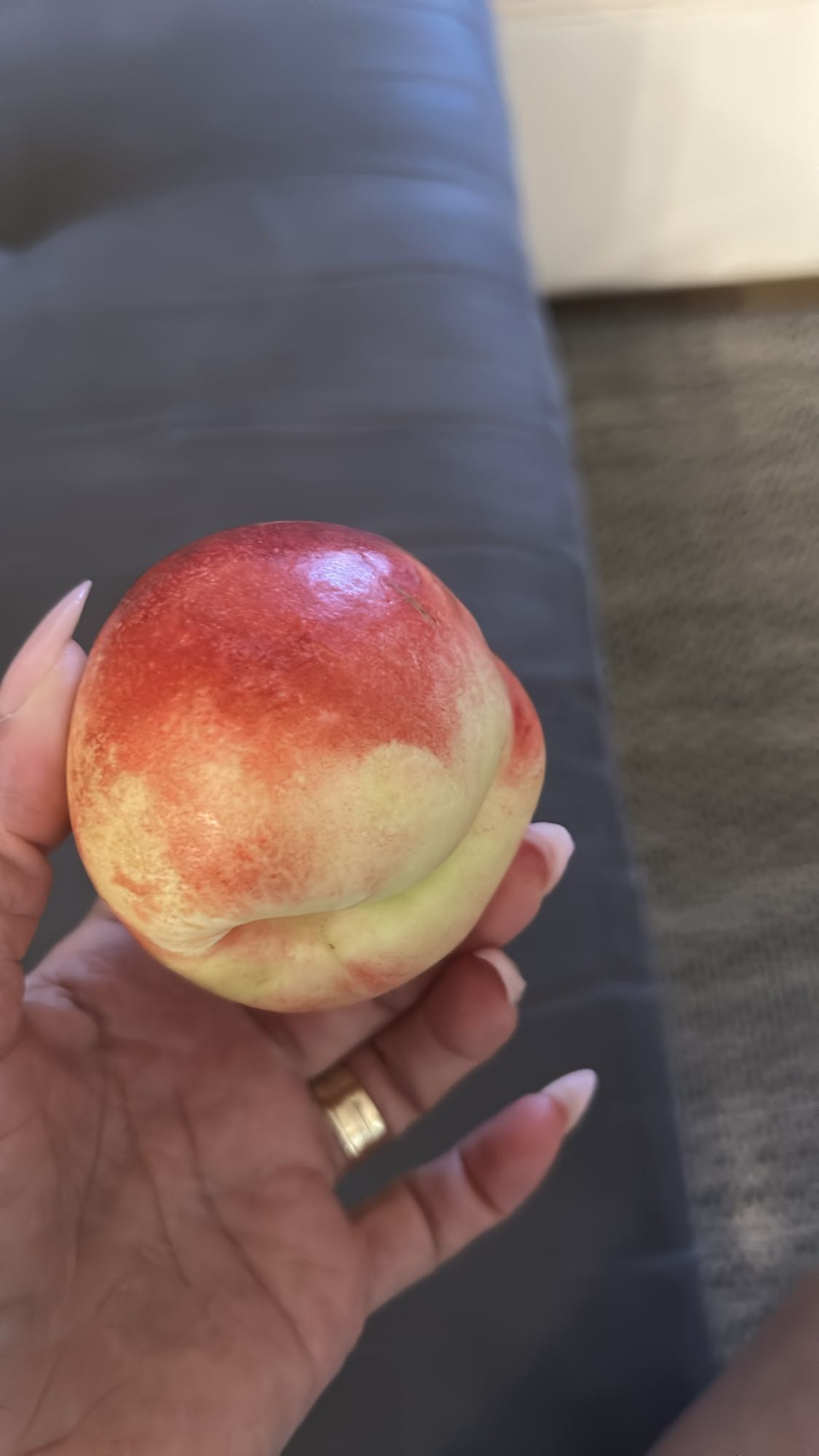 Nectarina proaspătă