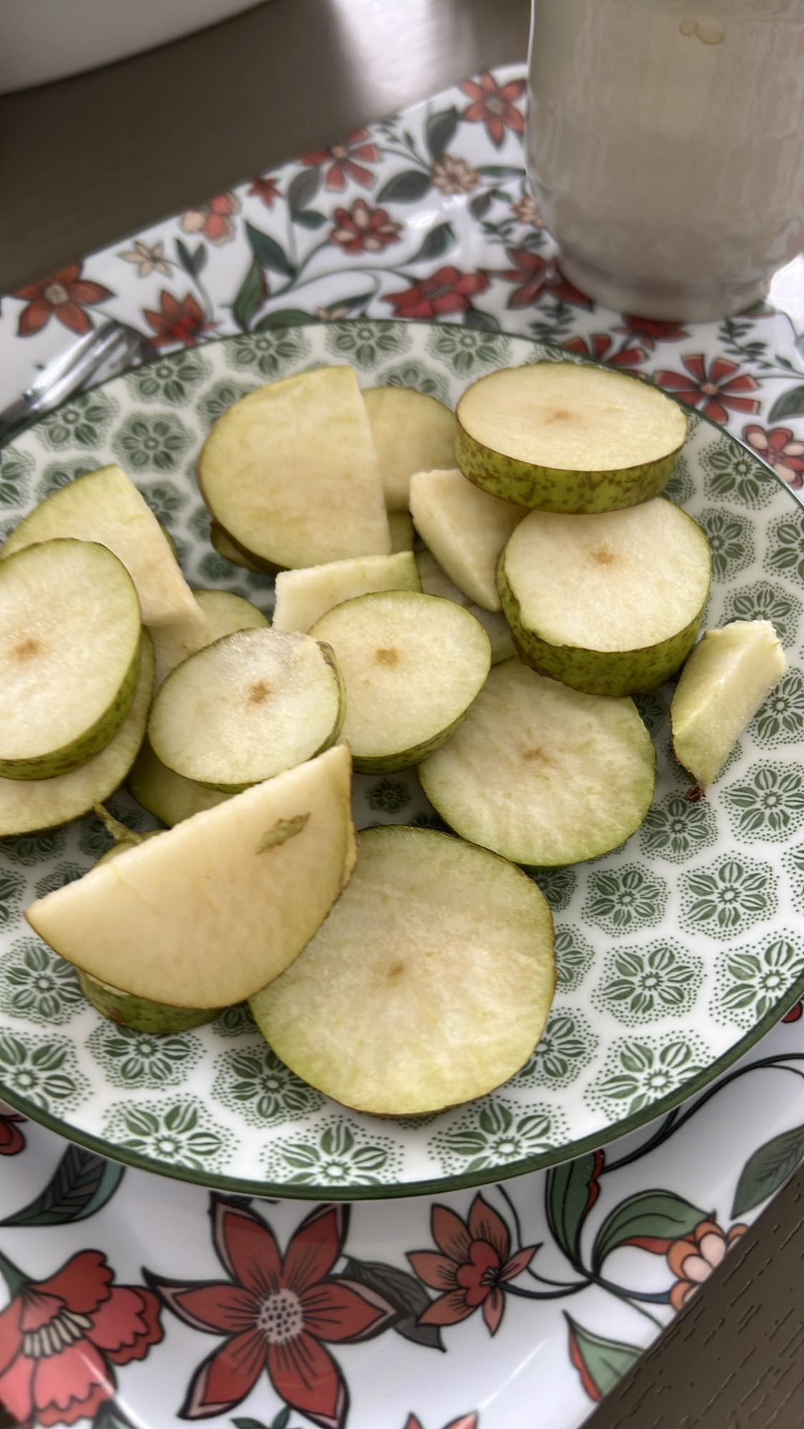 Päronskivor och mjölk