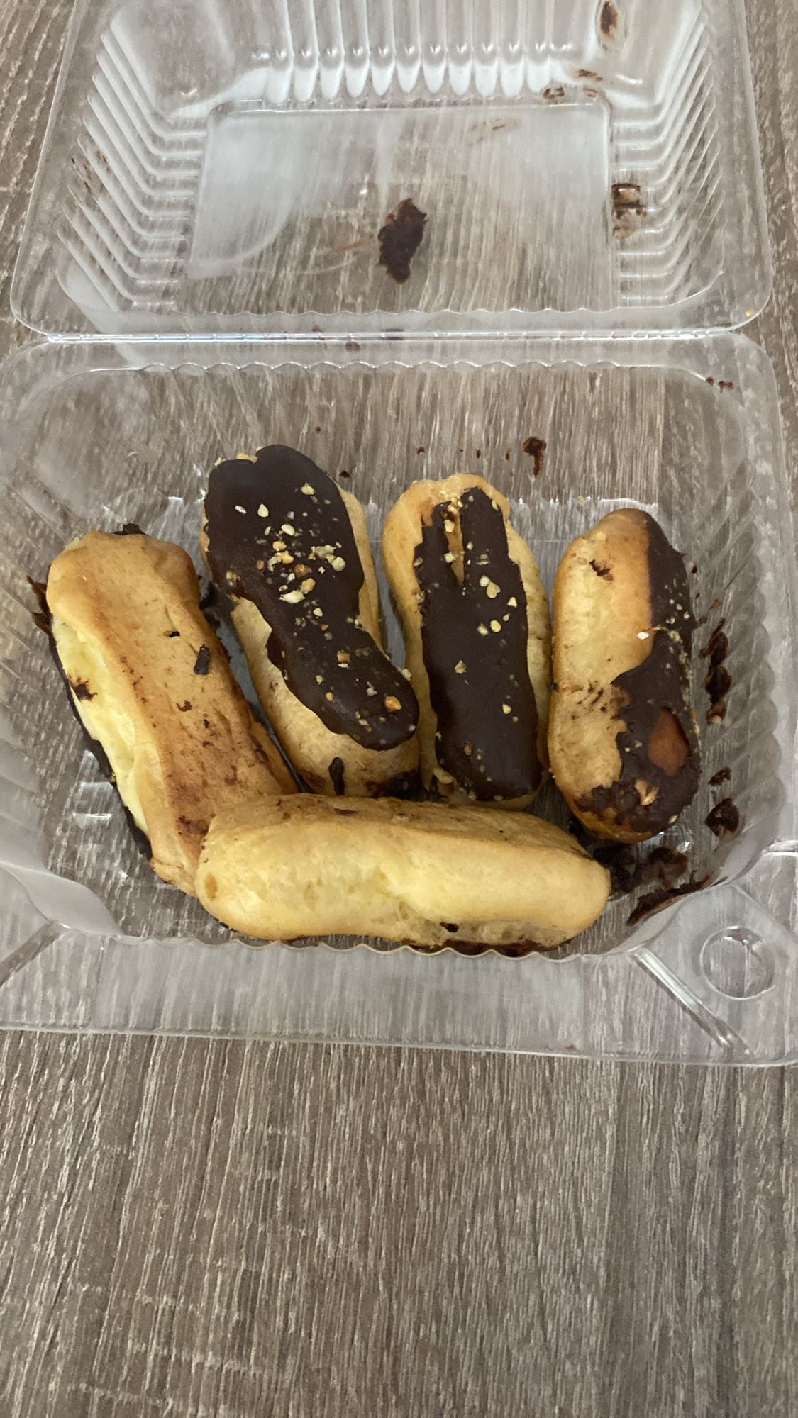 Eclere cu ciocolată