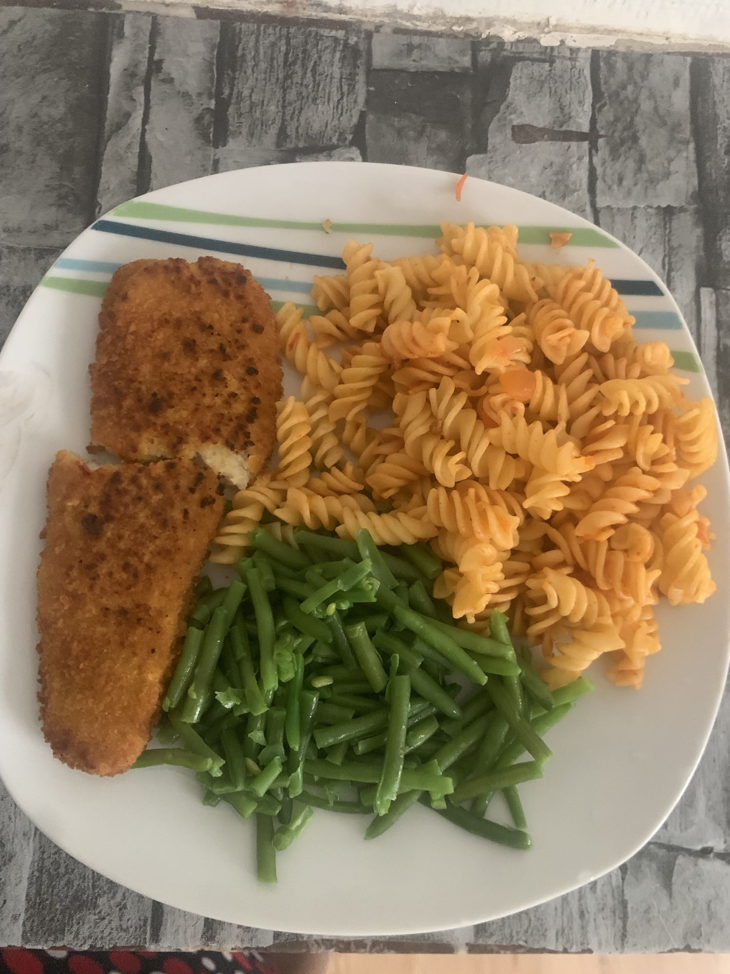 Poulet pané et pâtes