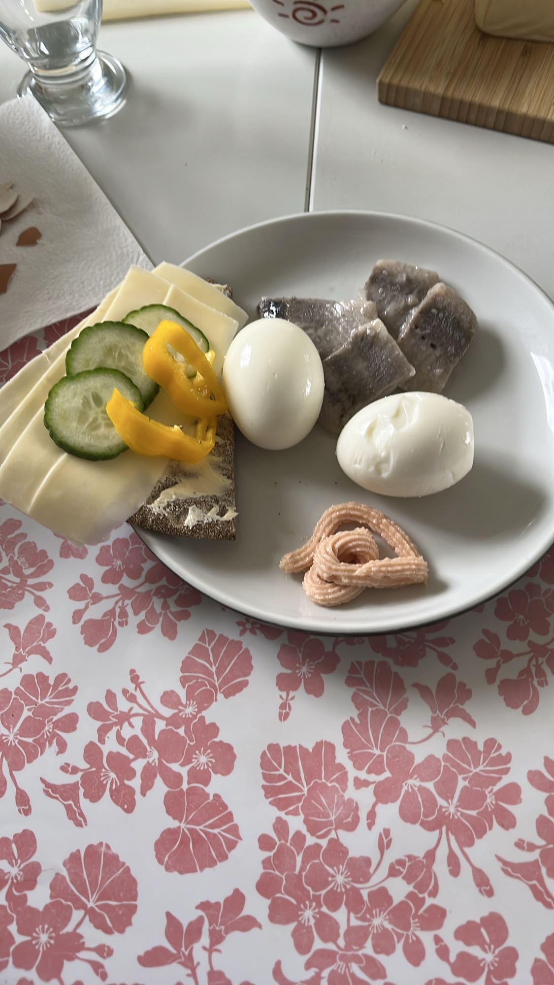 Sillfrukost med ägg & ost