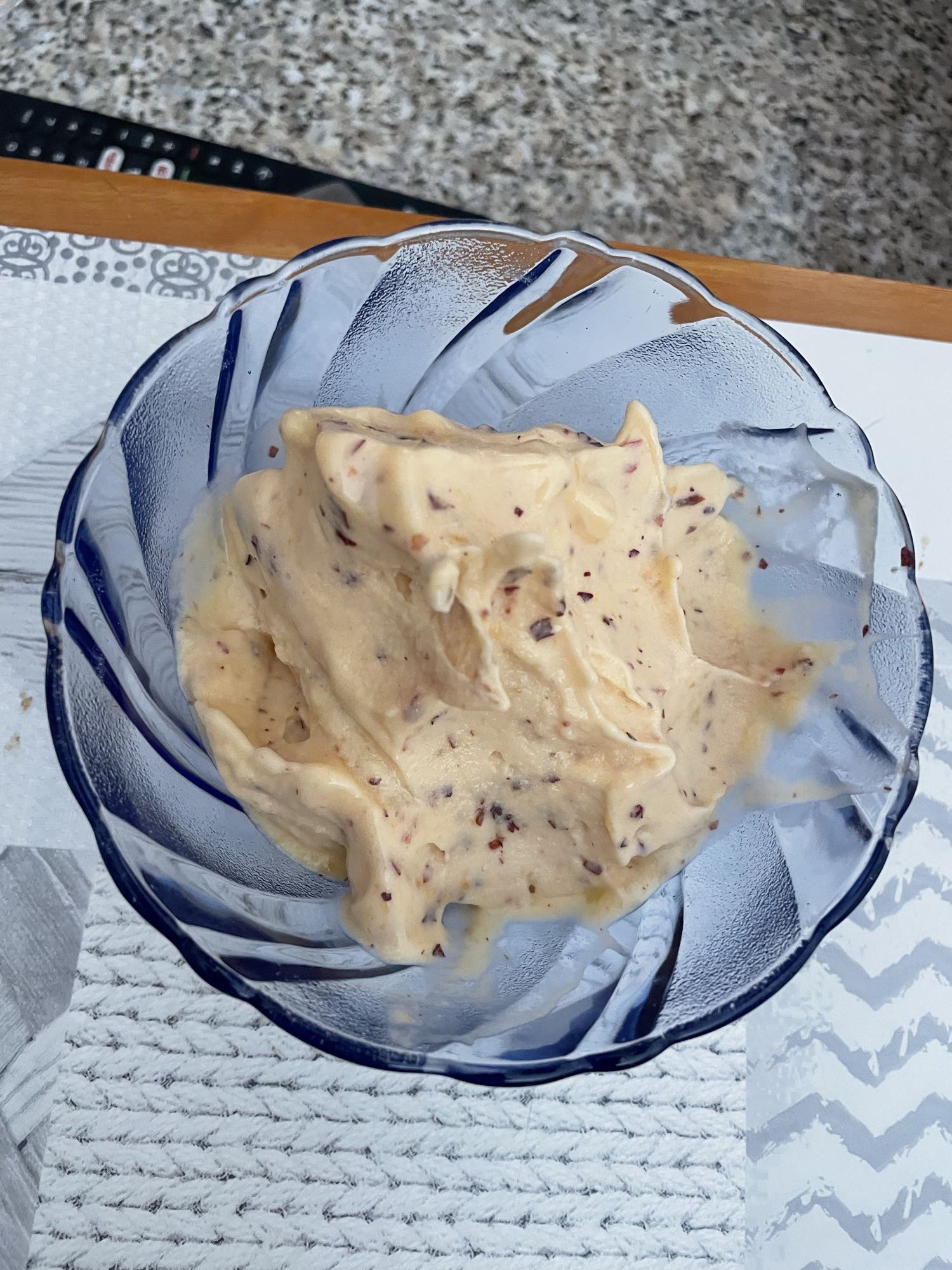 Gelato con due pesche e 50 grammi latte capra