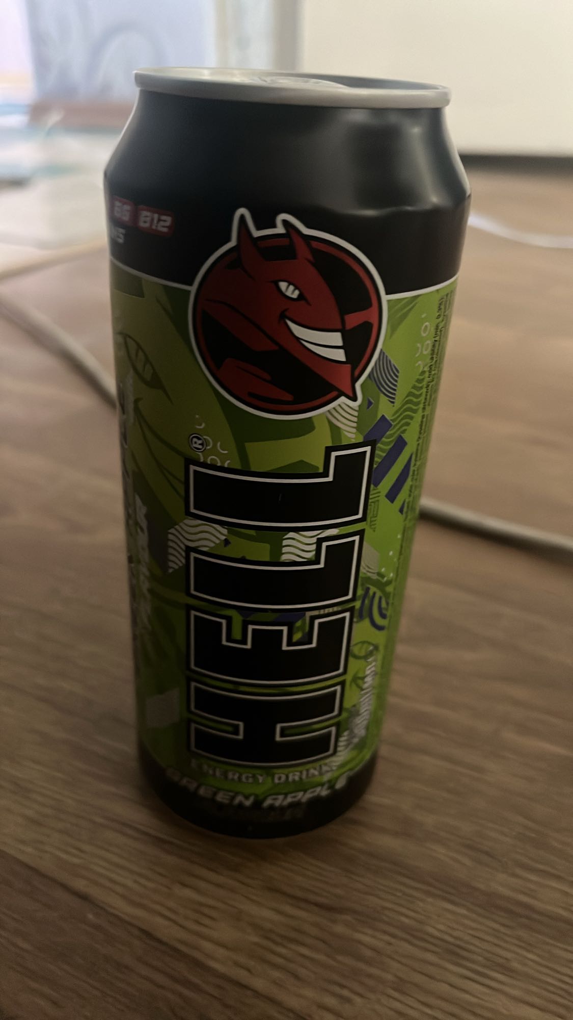 энергетик зелёное яблоко