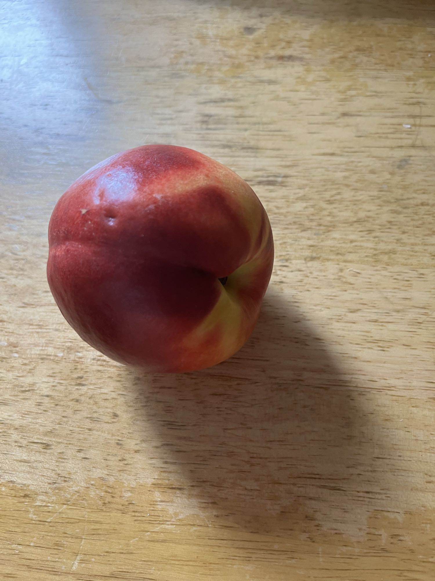 Nectarina proaspătă