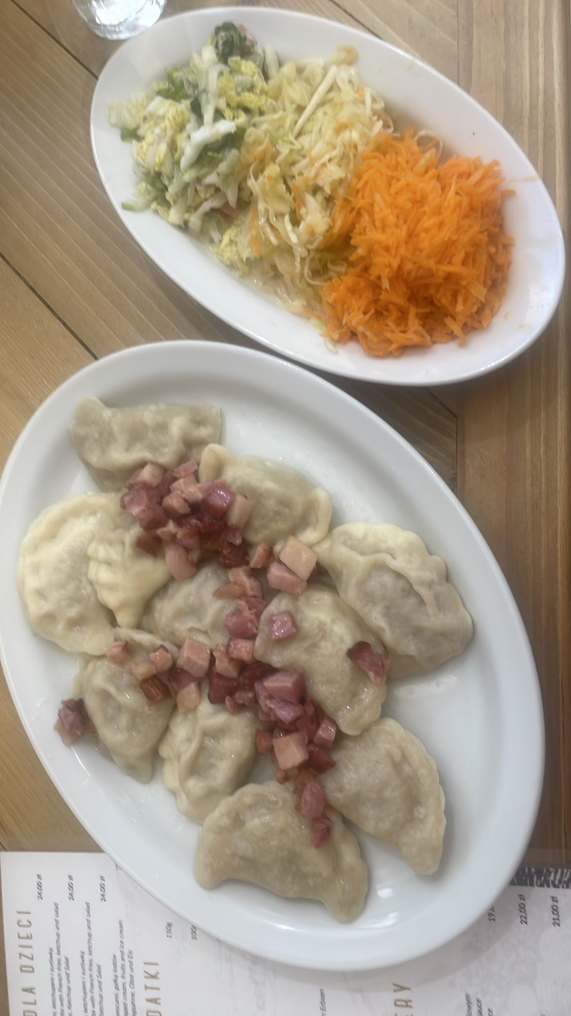 Pierogi z surówką