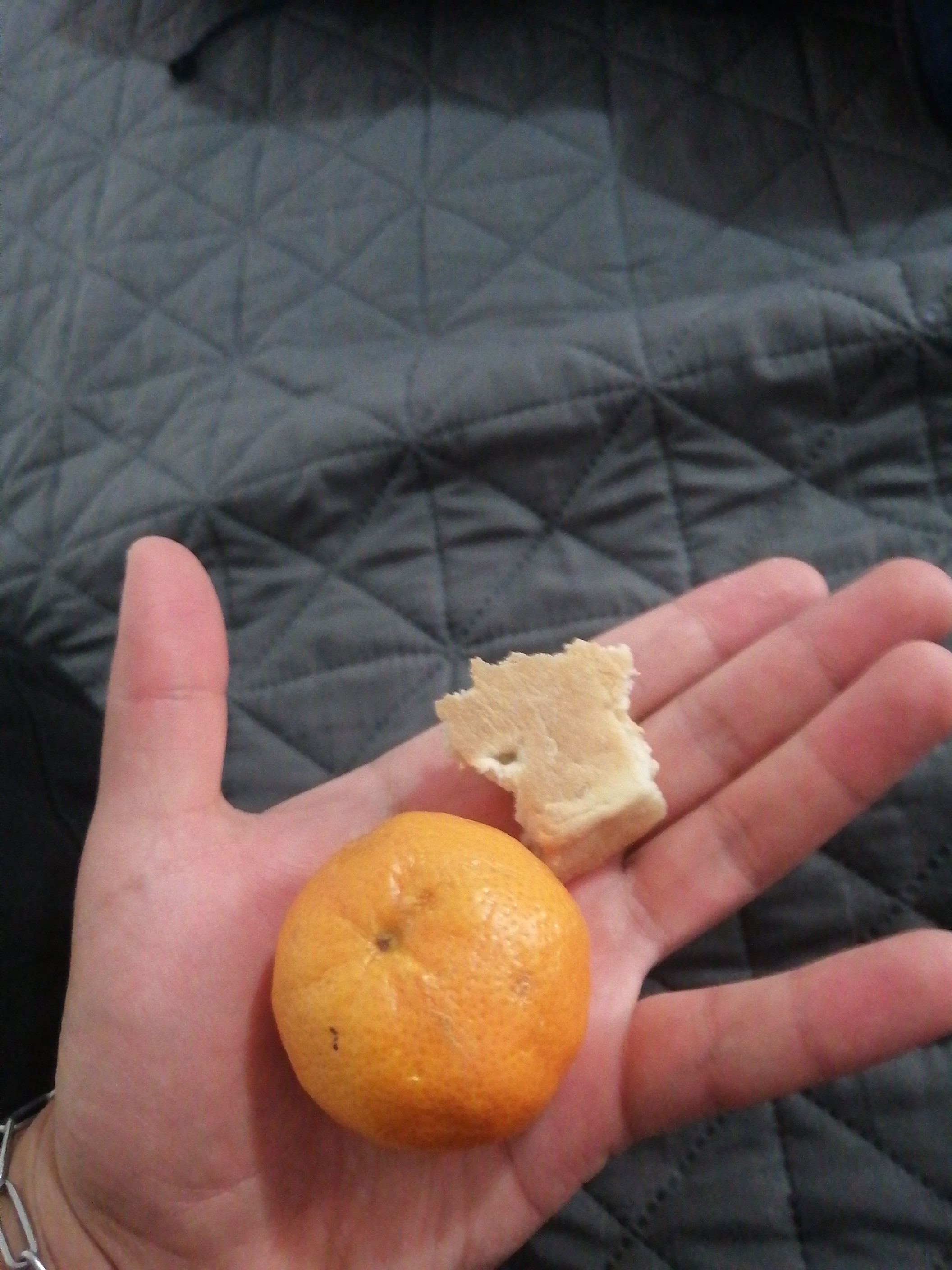 Mandarina y pan pequeño