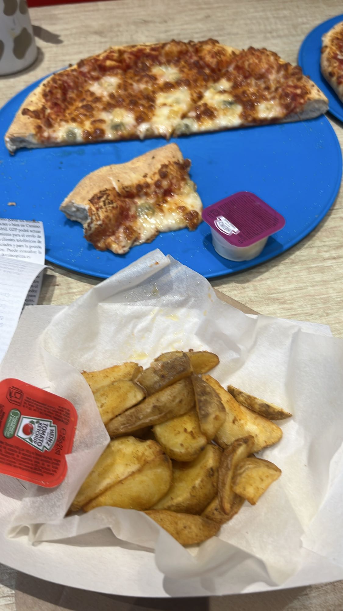 Pizza y patatas gajo