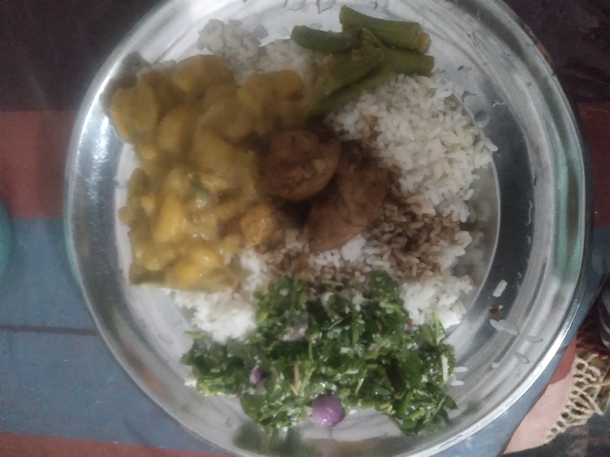Rice with curry and greens