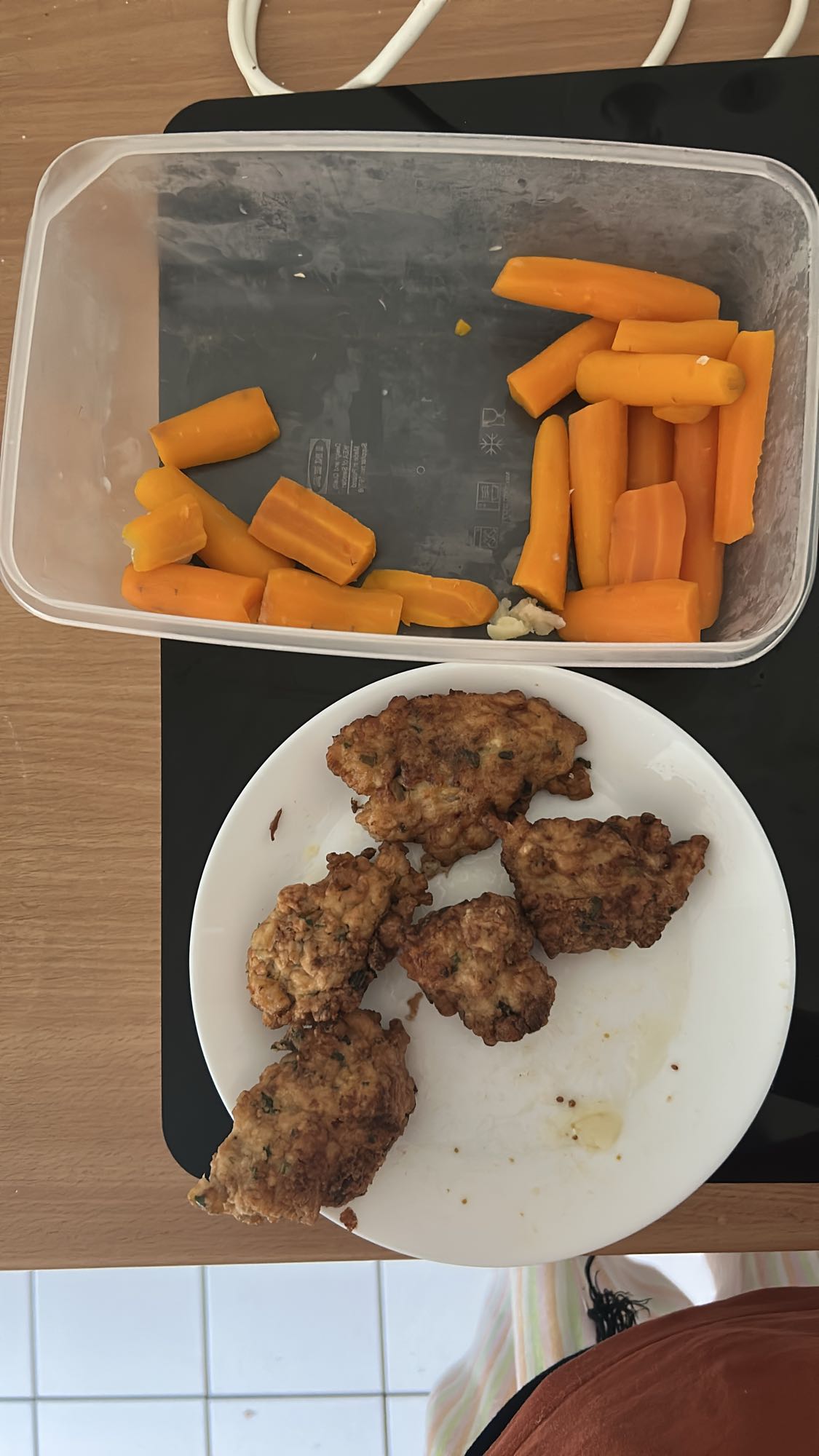 Poulet frit et carottes