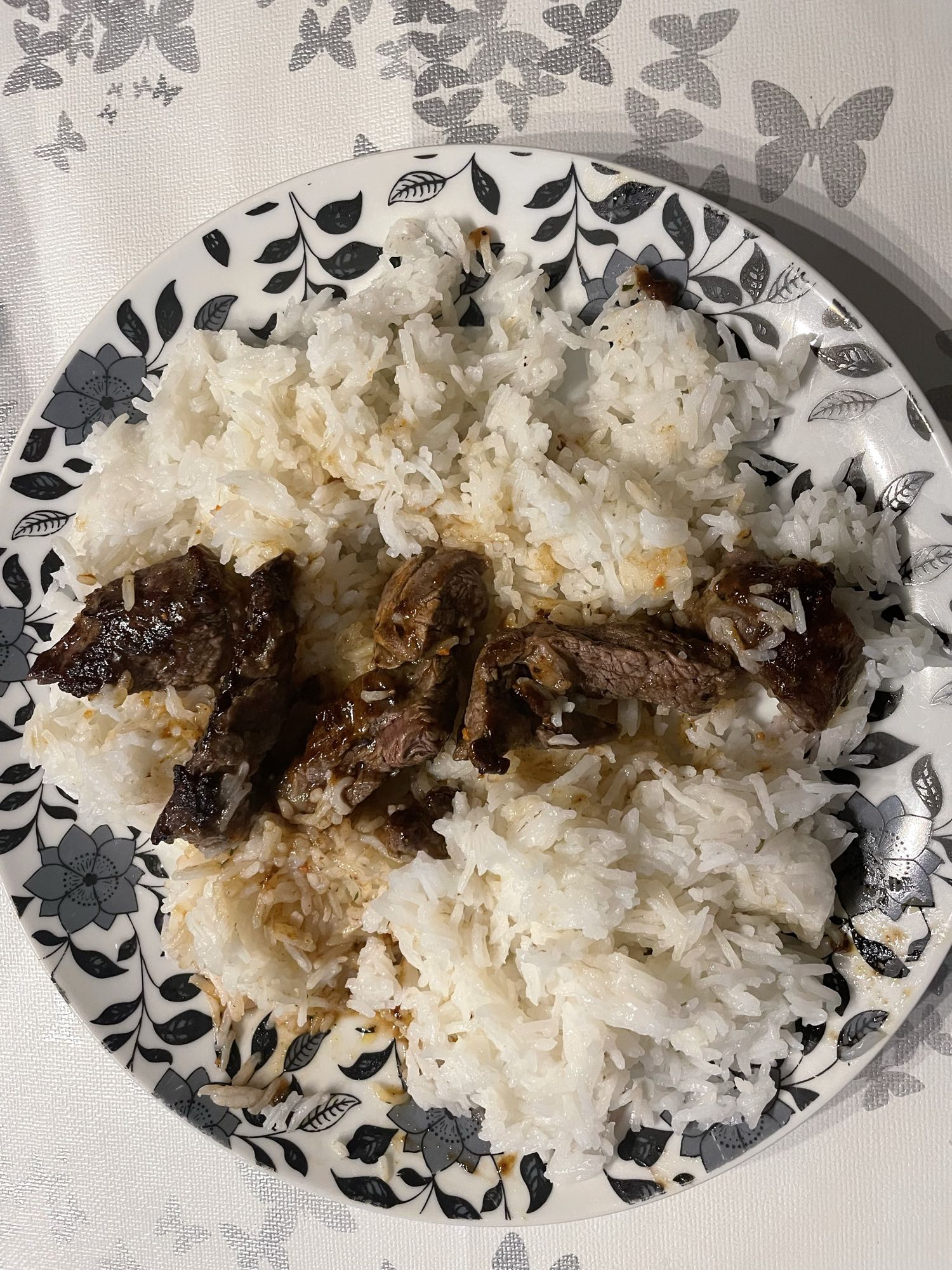 Basmati-Reis mit Rindfleisch und Gemüsebrühe