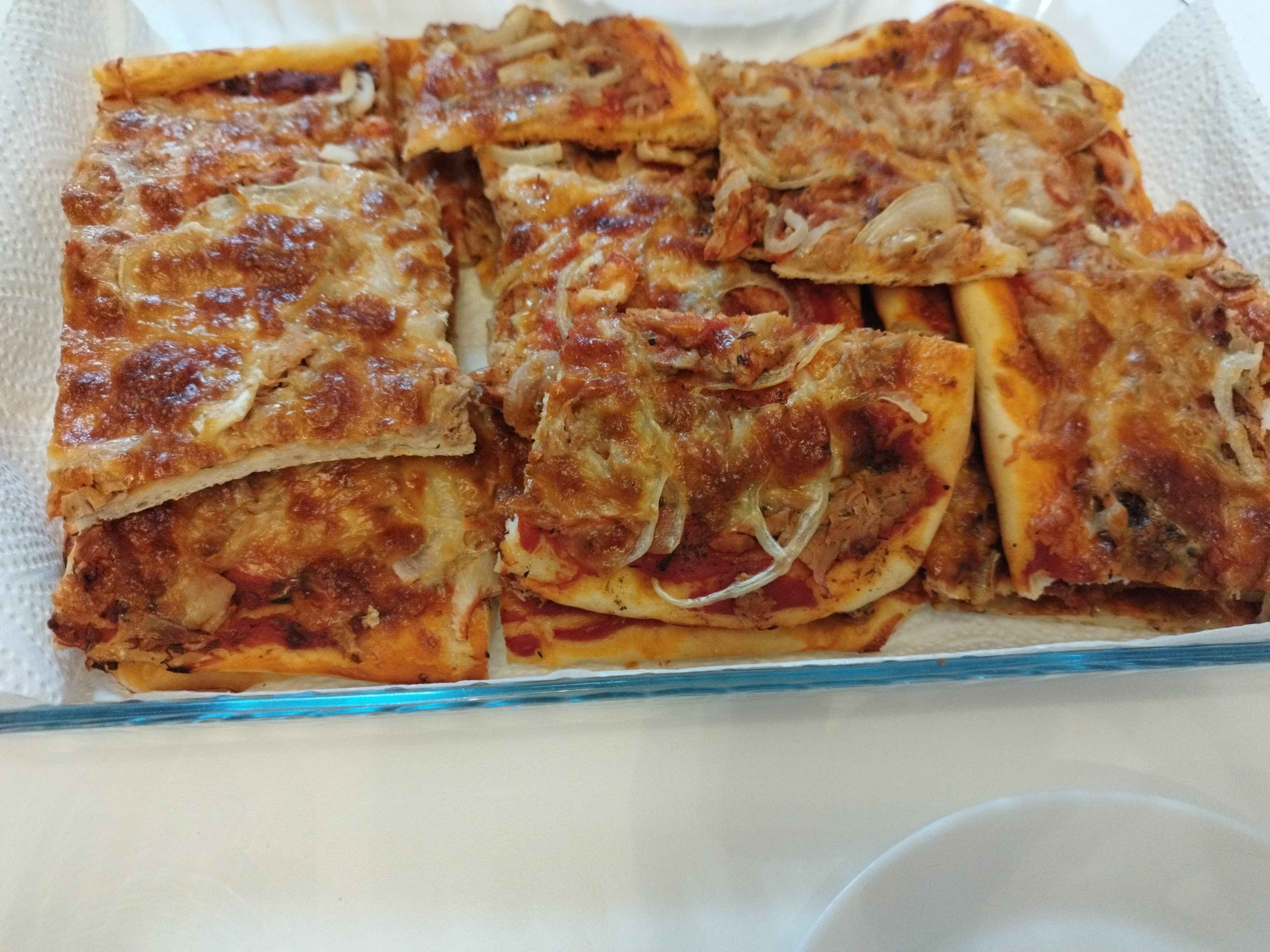 Hausgemachte Thunfischpizza