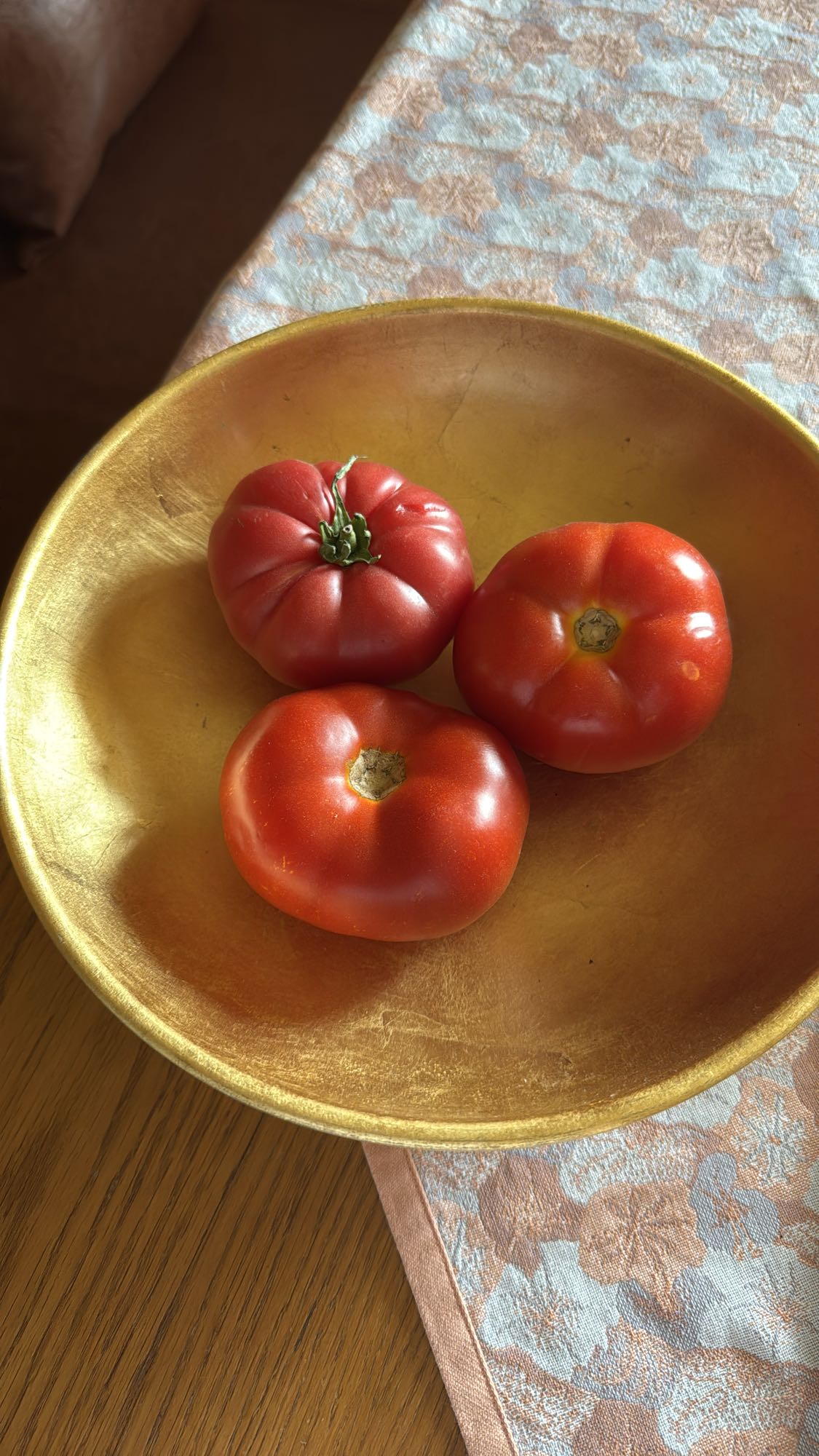 Roșii proaspete în bol