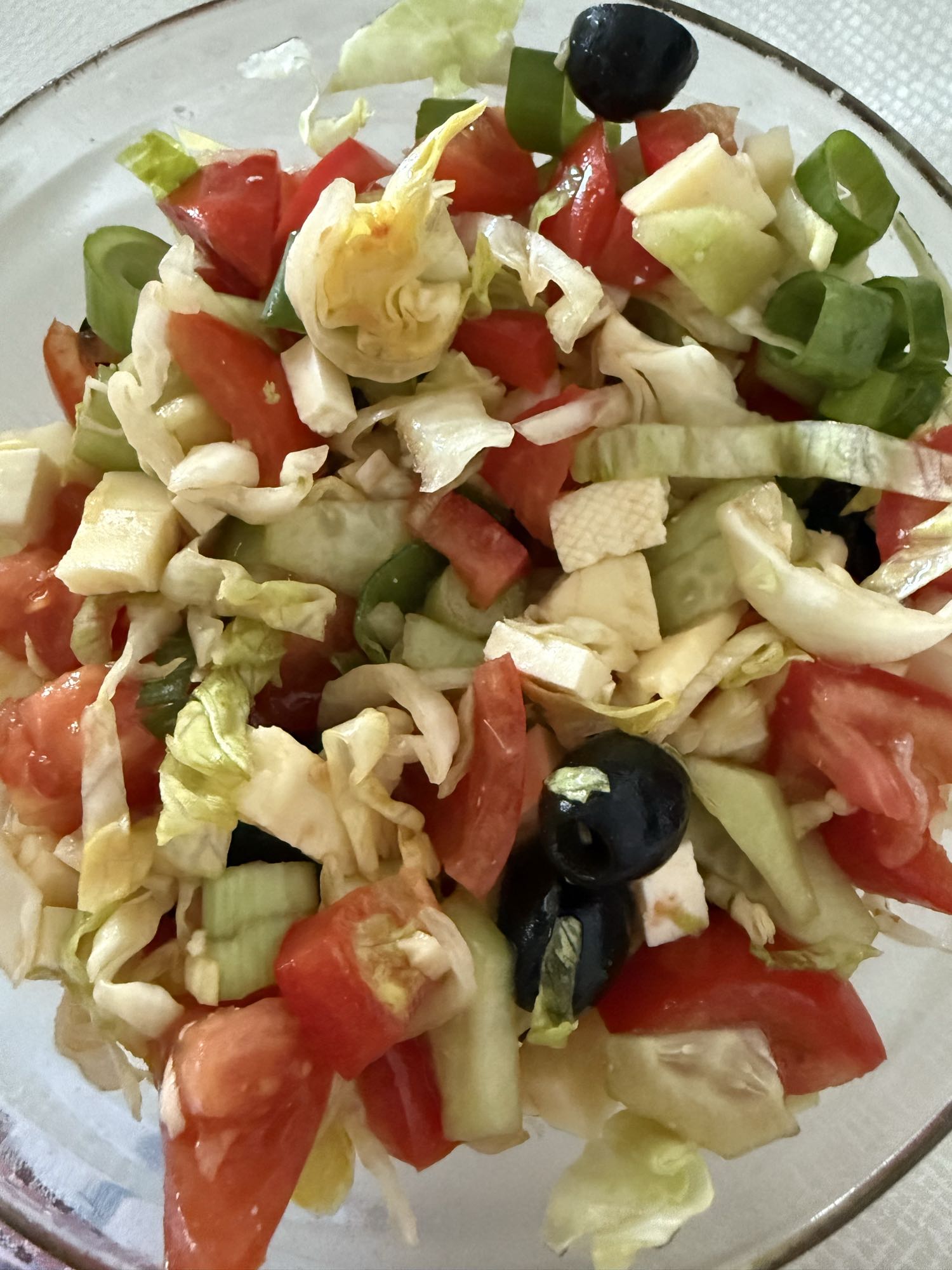 Salată de legume proaspete