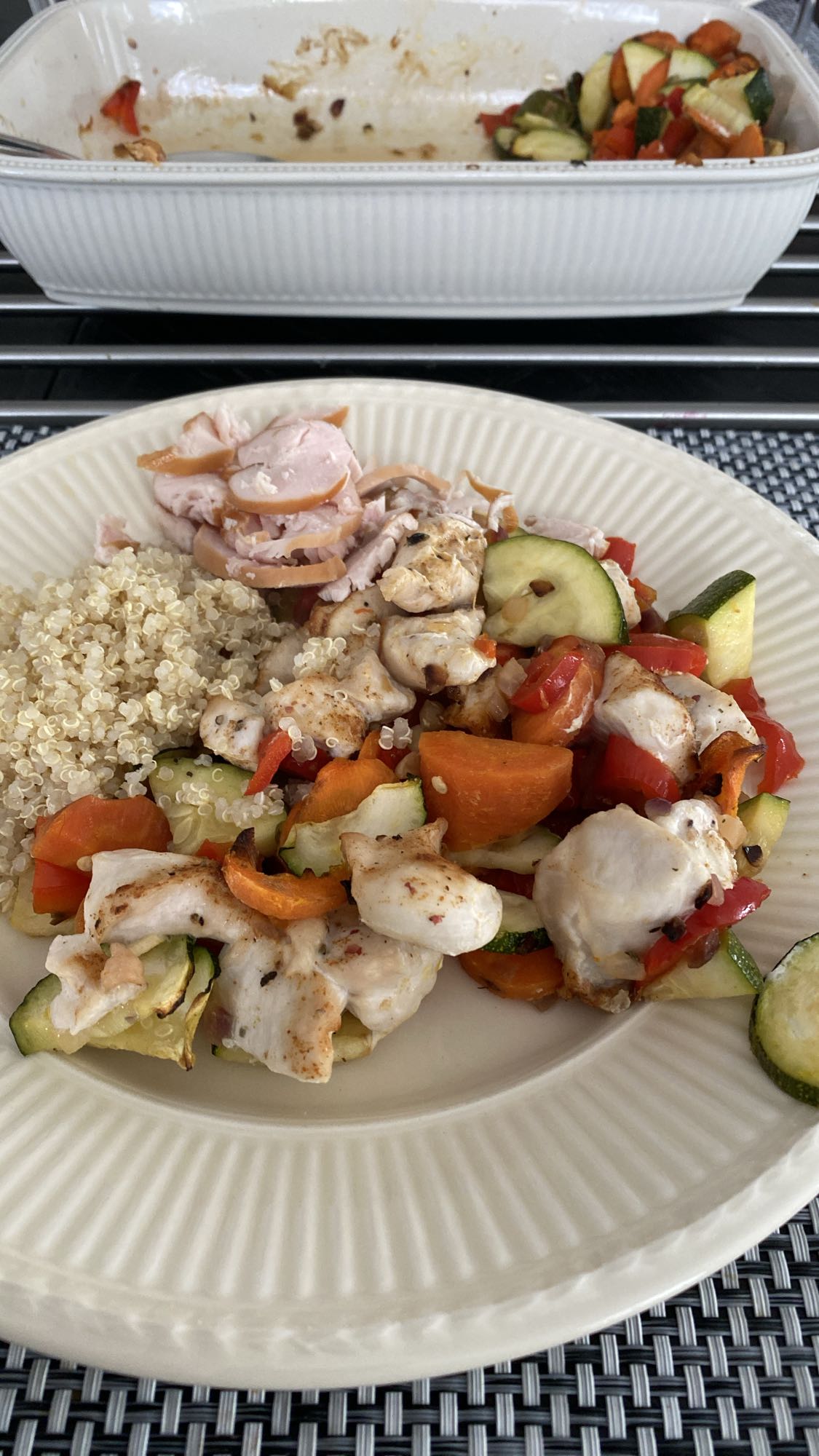 Kipfilet met quinoa en groenten