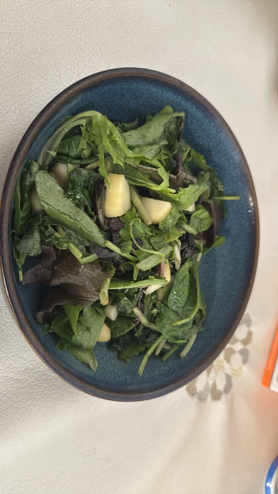 Salade verte et pomme