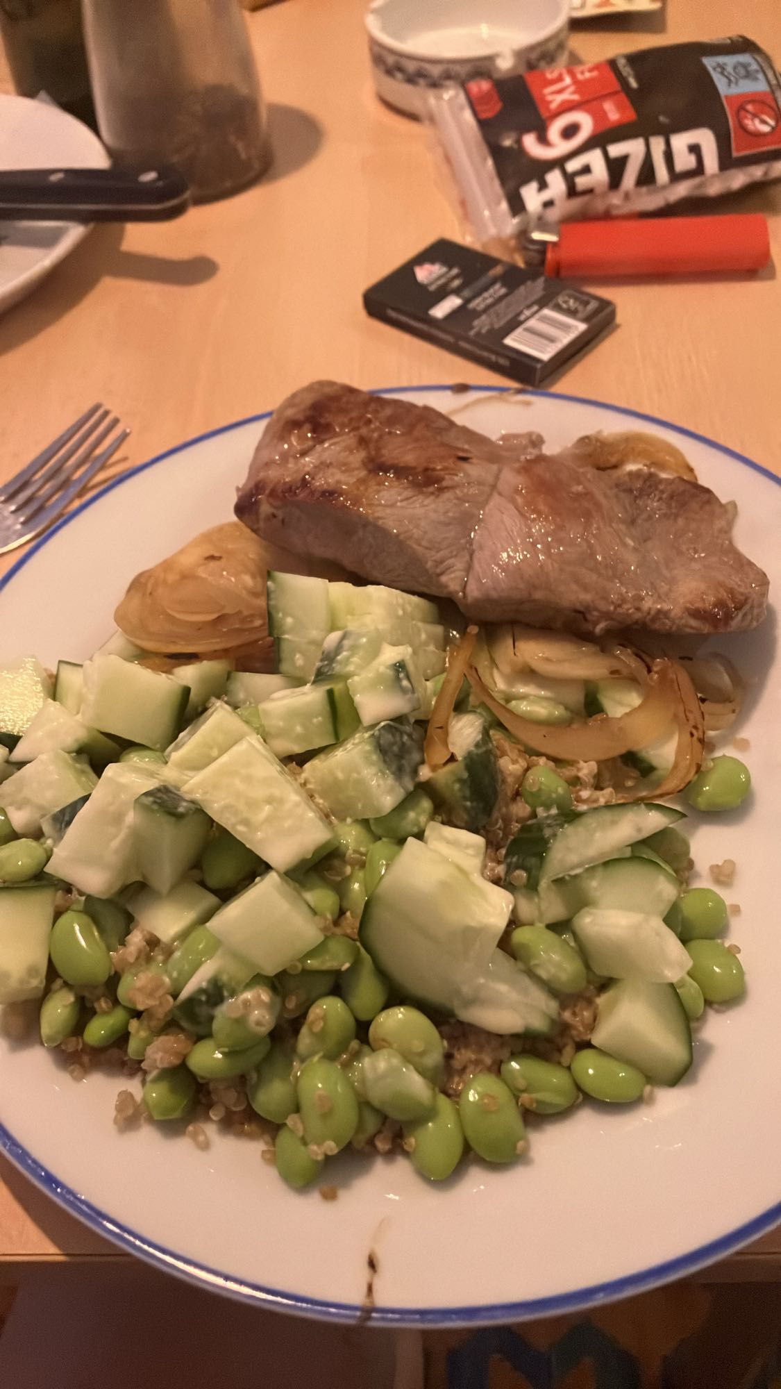 Bife com salada fresca