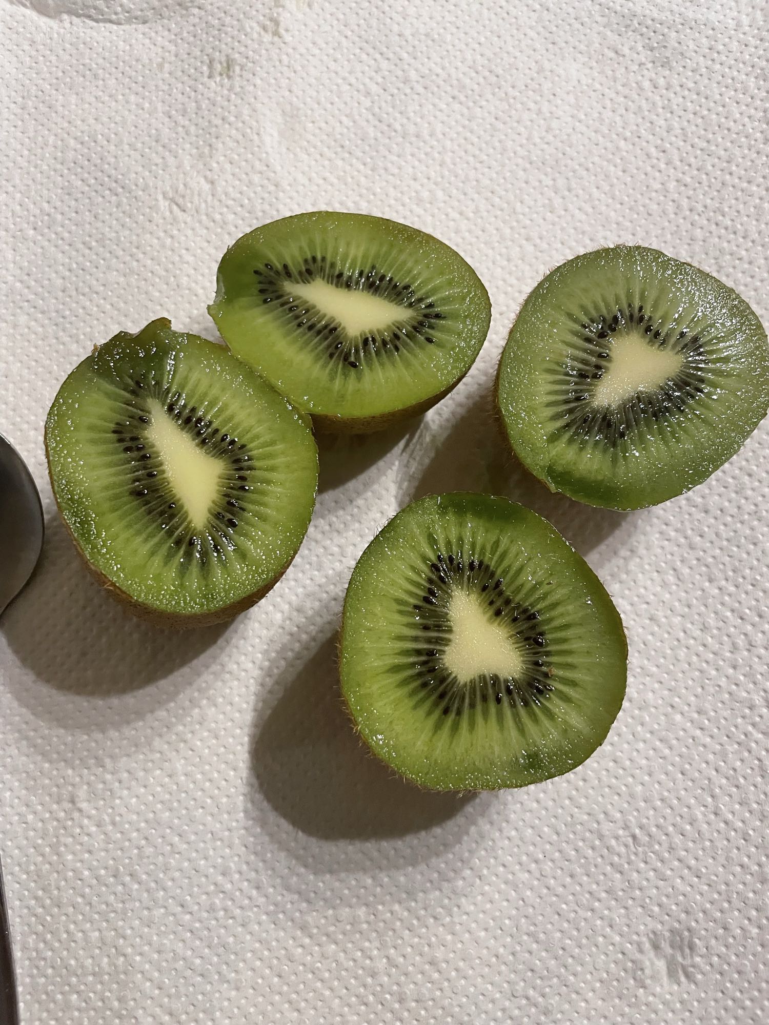 Kiwi halves