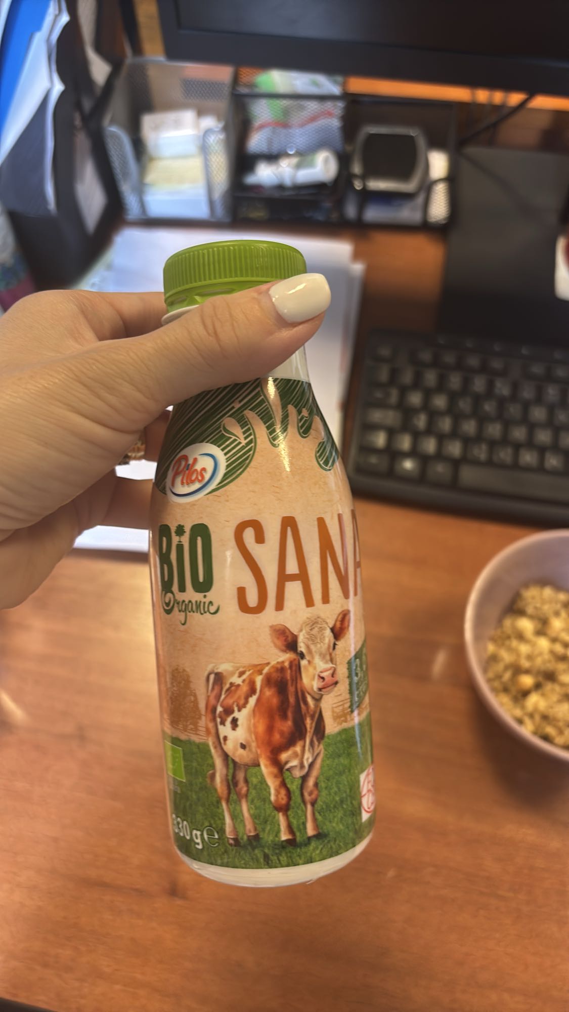 Iaurt bio cu cereale