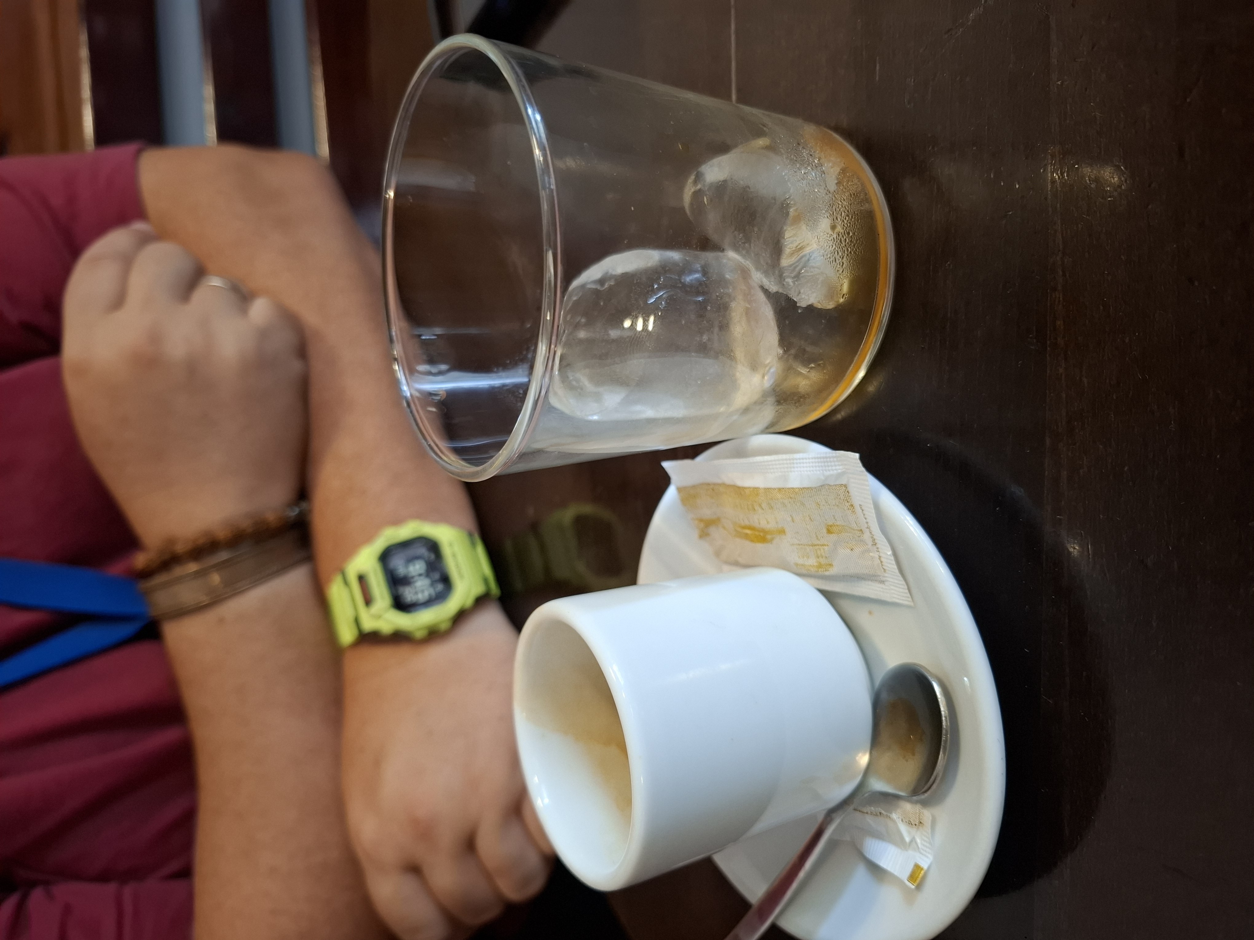 café solo con hielo