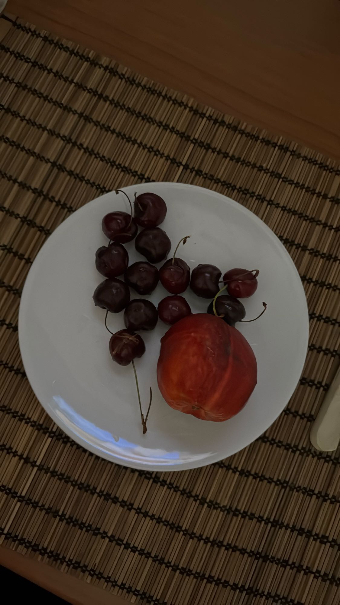 Fruta fresca en plato