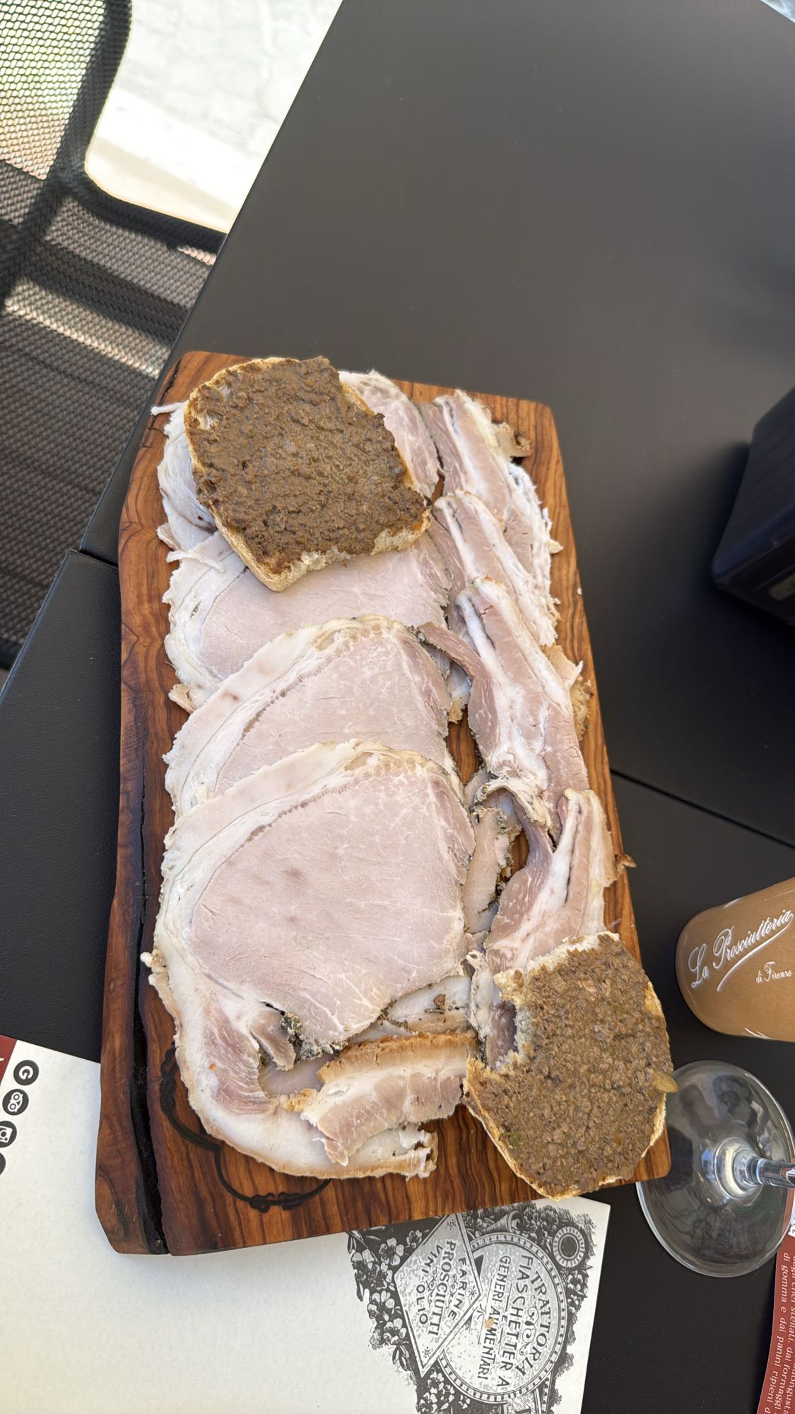 Porchetta e crostini