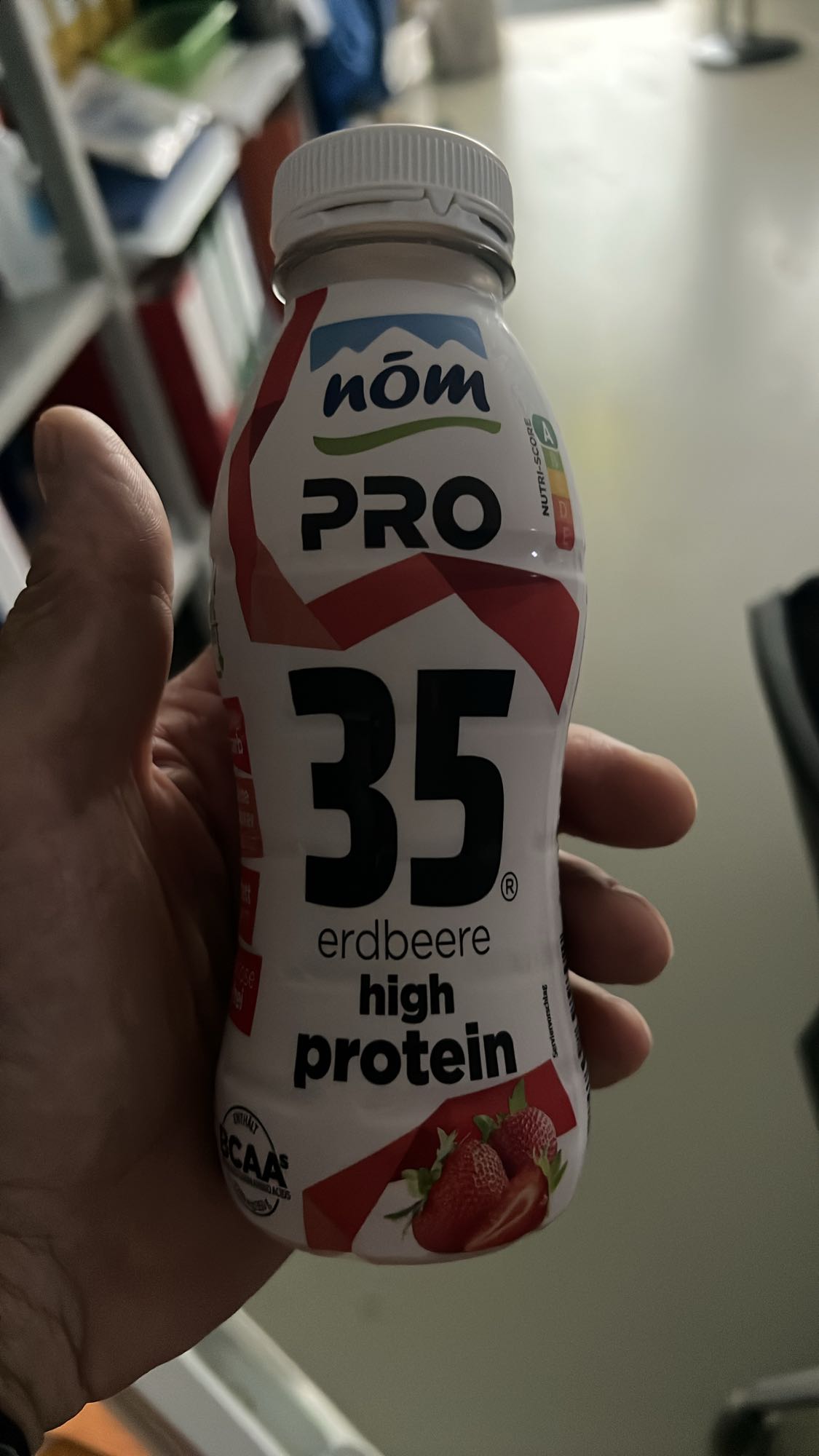 napój białkowy truskawkowy