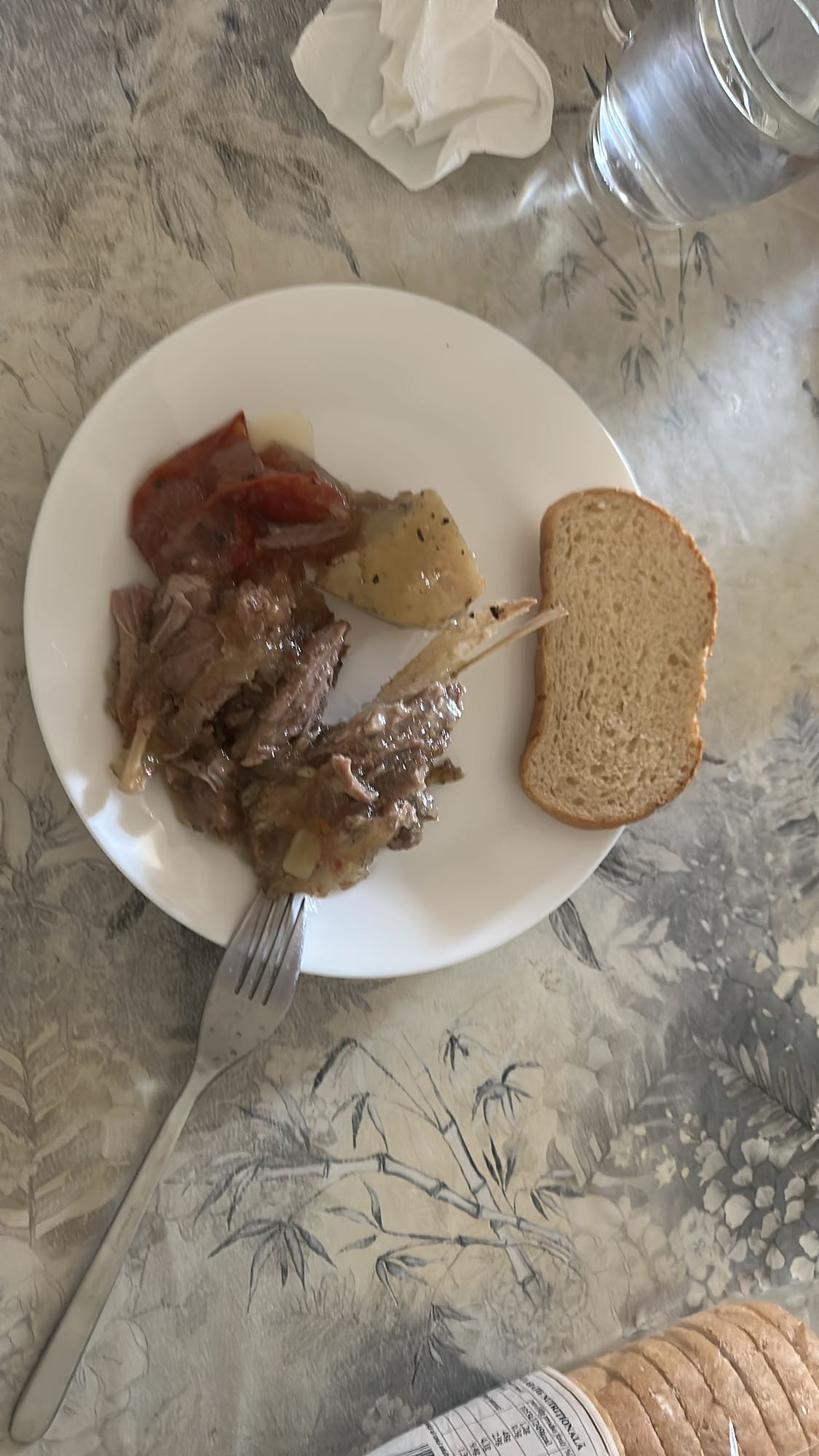Lamb with bread and veggies