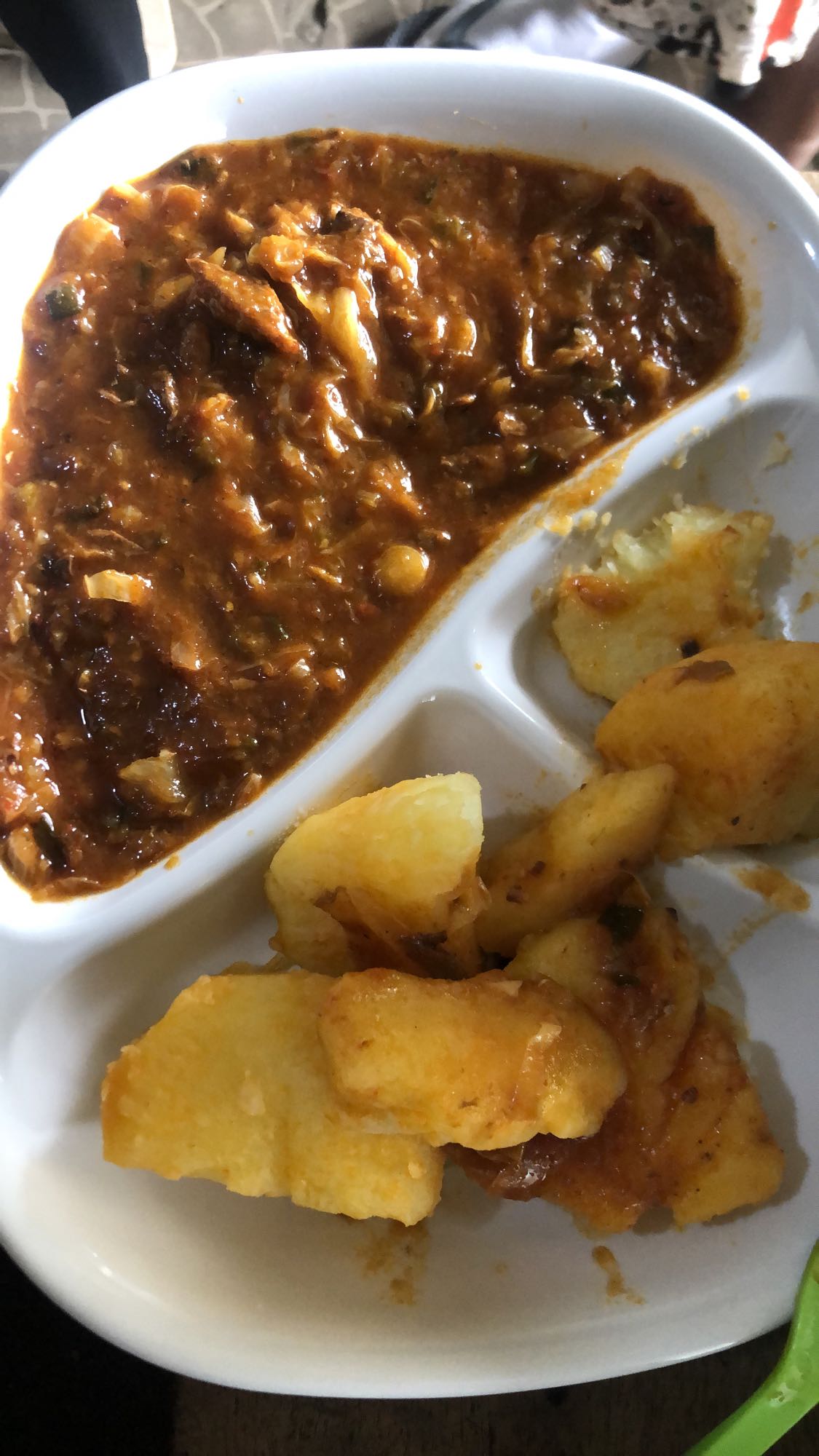 Boiled yam with fish sauce