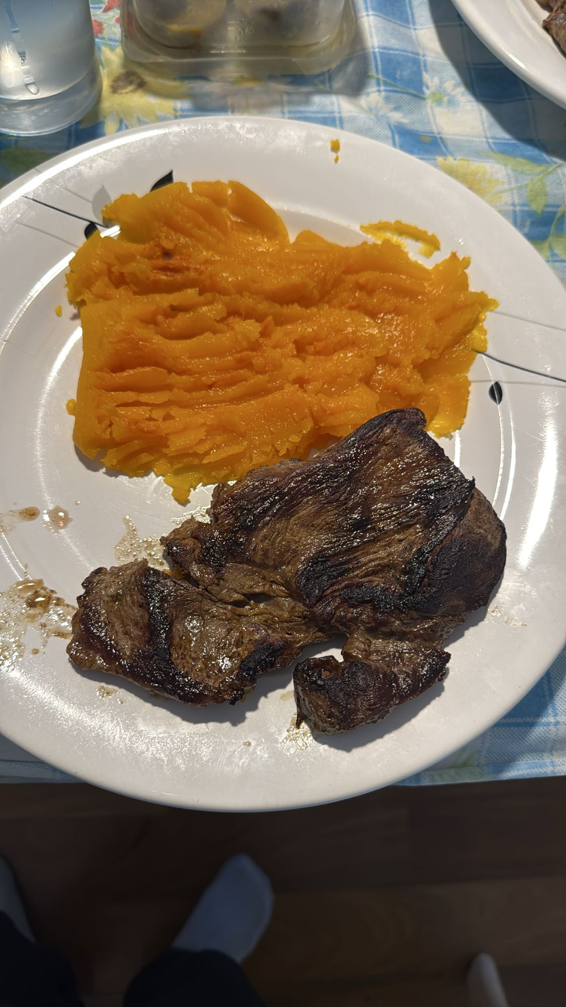 Carne con puré de calabaza