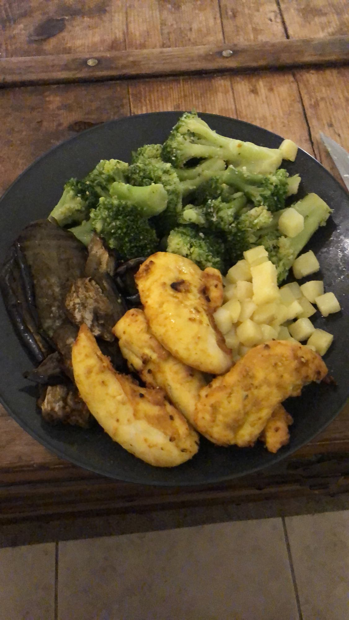 Poulet, brocoli et légumes