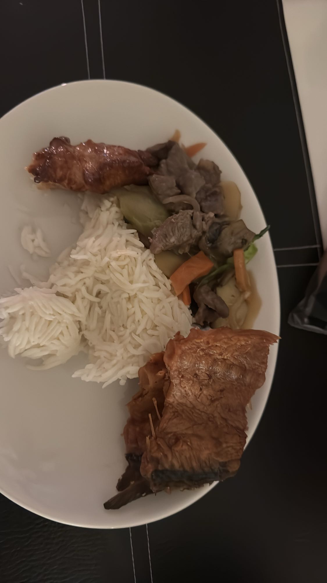 Ris, revbensspjäll & biffwok