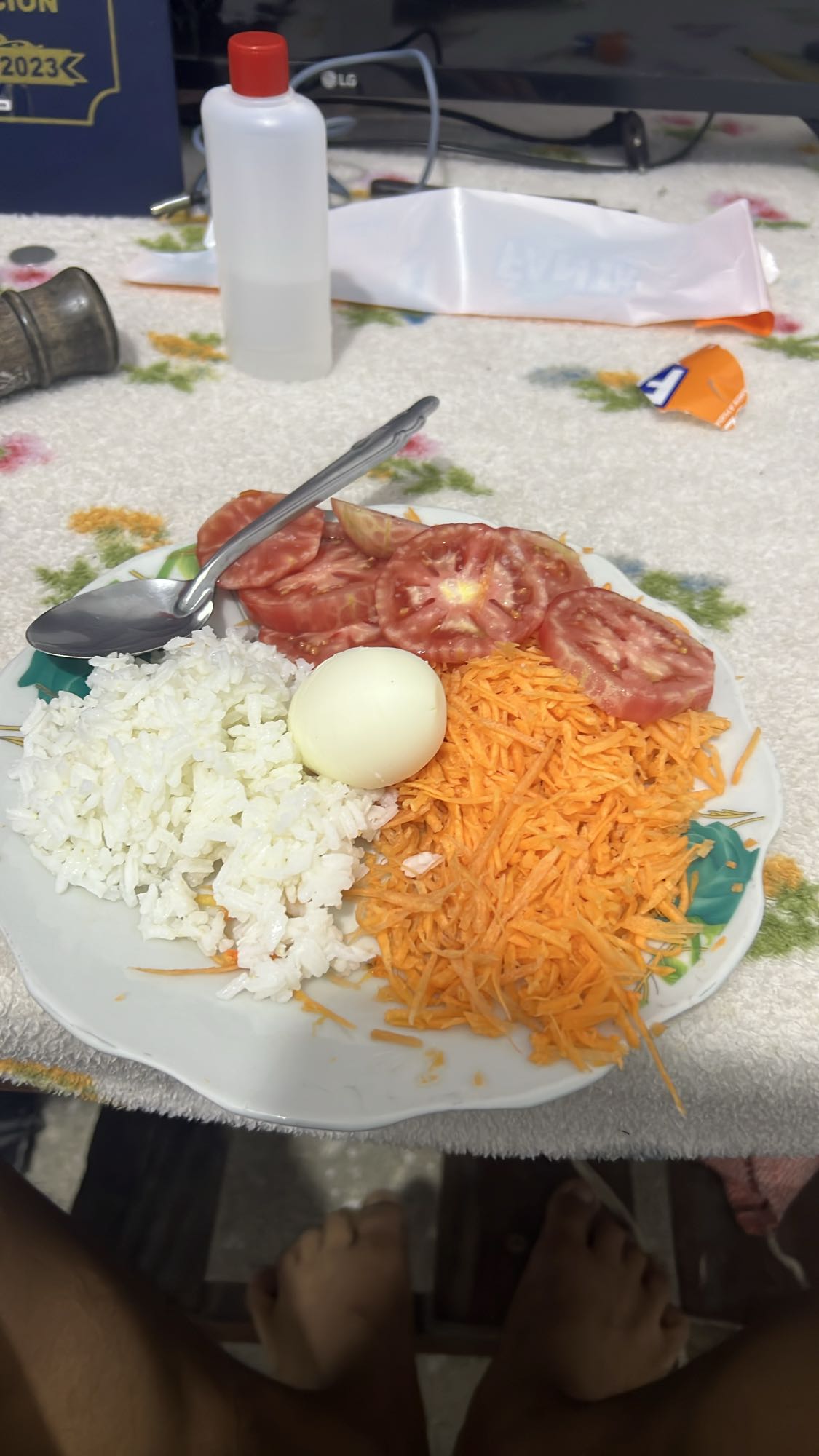 ensalada con arroz y huevo