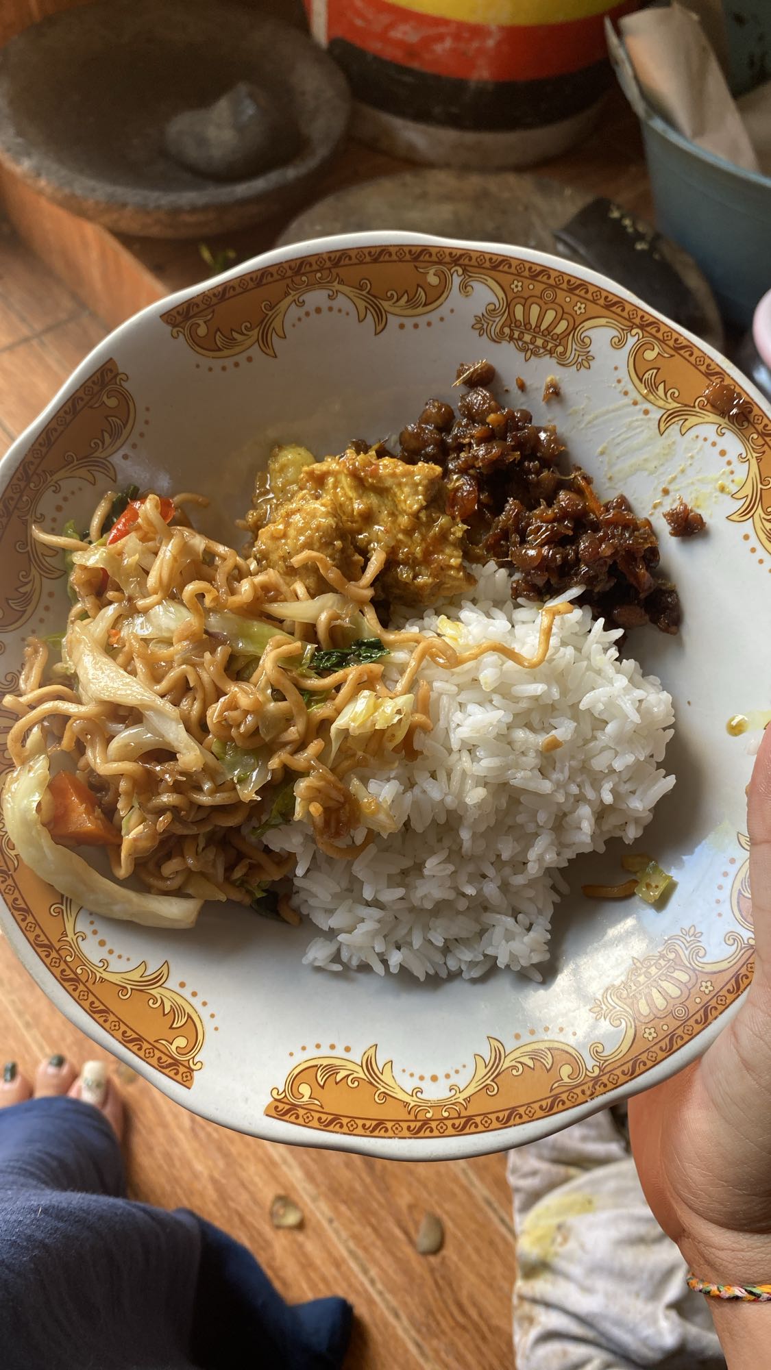 Nasi, mie goreng, lauk