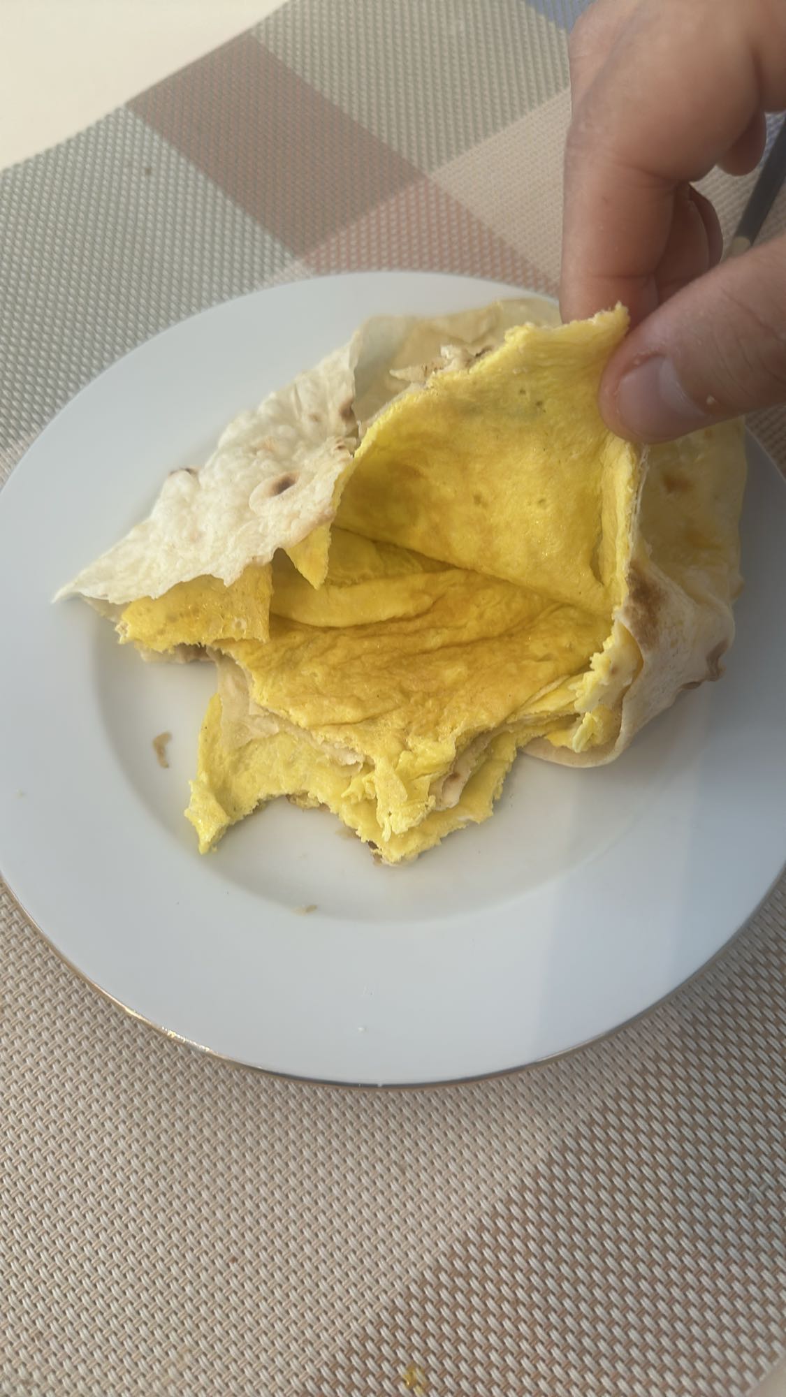 Yumurtalı lavaş dürüm