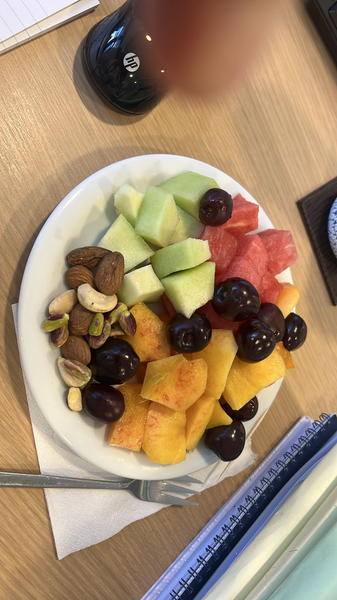 Φρουτοσαλάτα με ξηρούς καρπούς