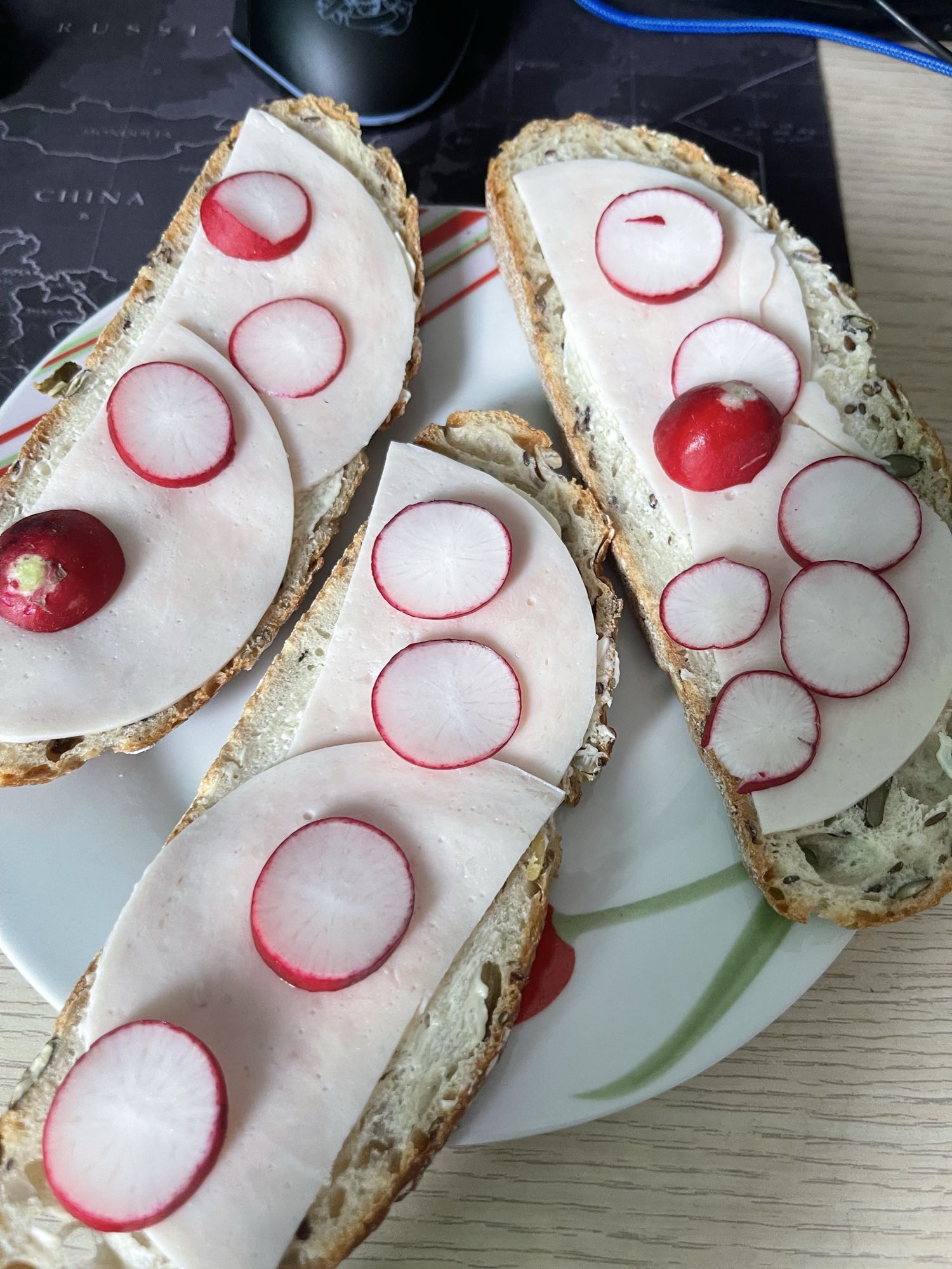 Kanapki z szynką i rzodkiewką