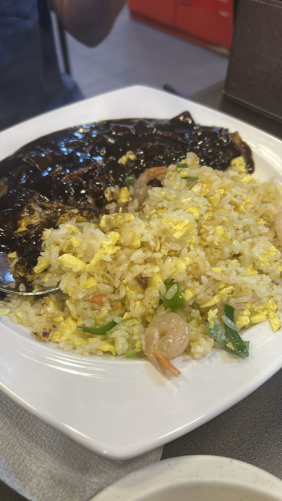 짜장밥과 새우볶음밥