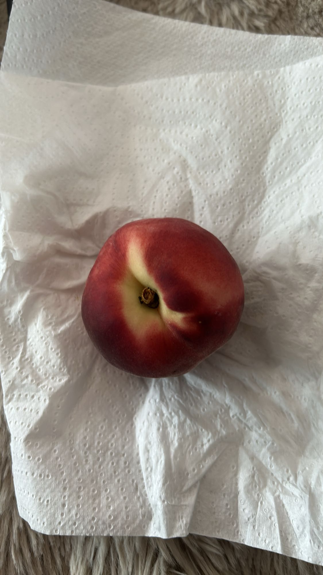 Fersken på serviett