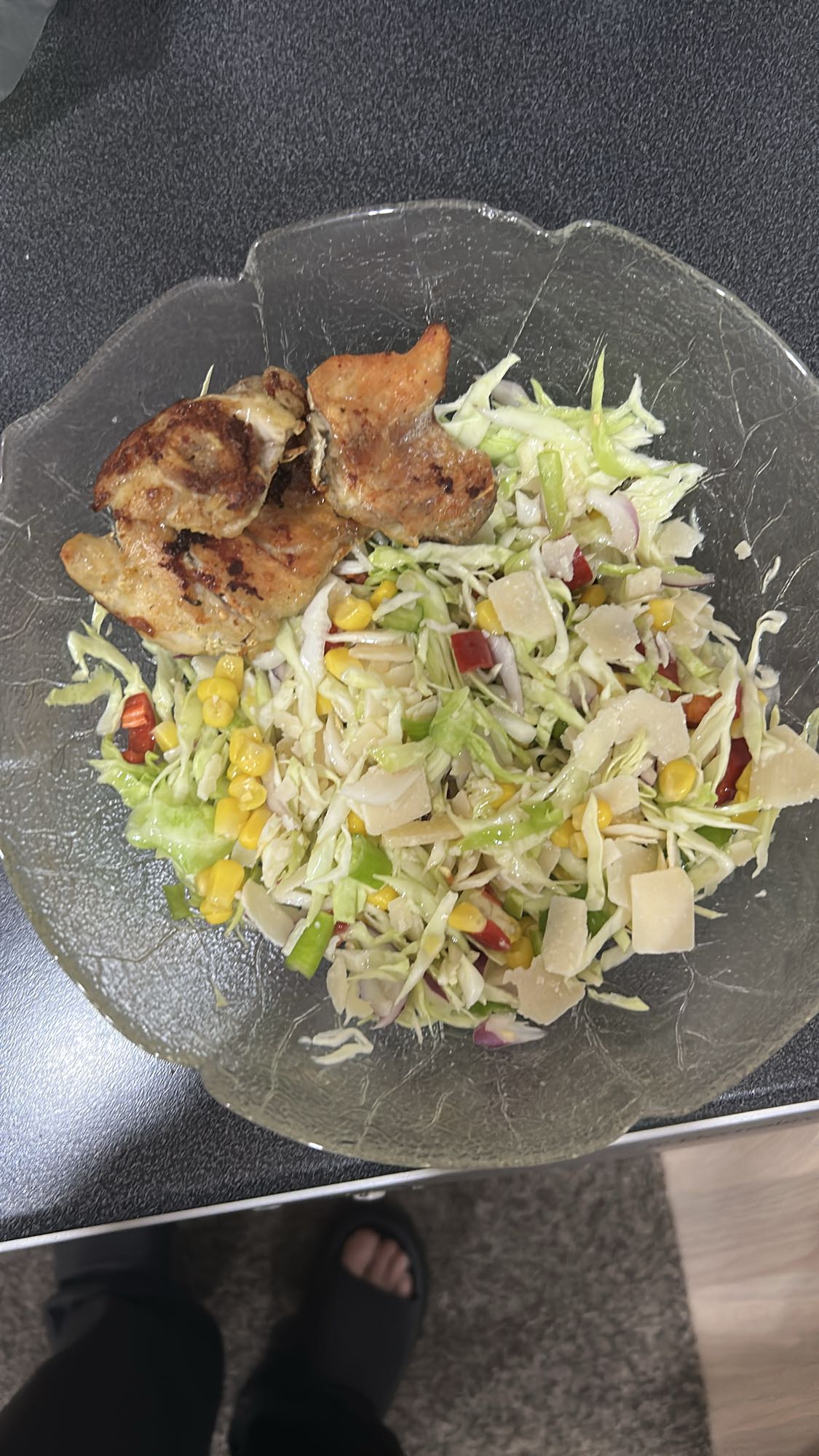 Kylling og kålsalat