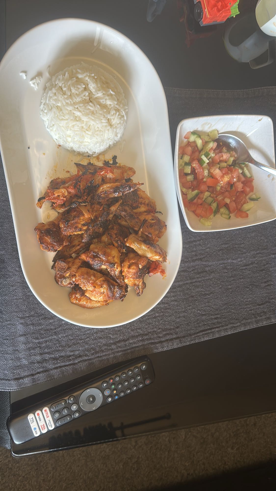 Kyckling med ris och sallad