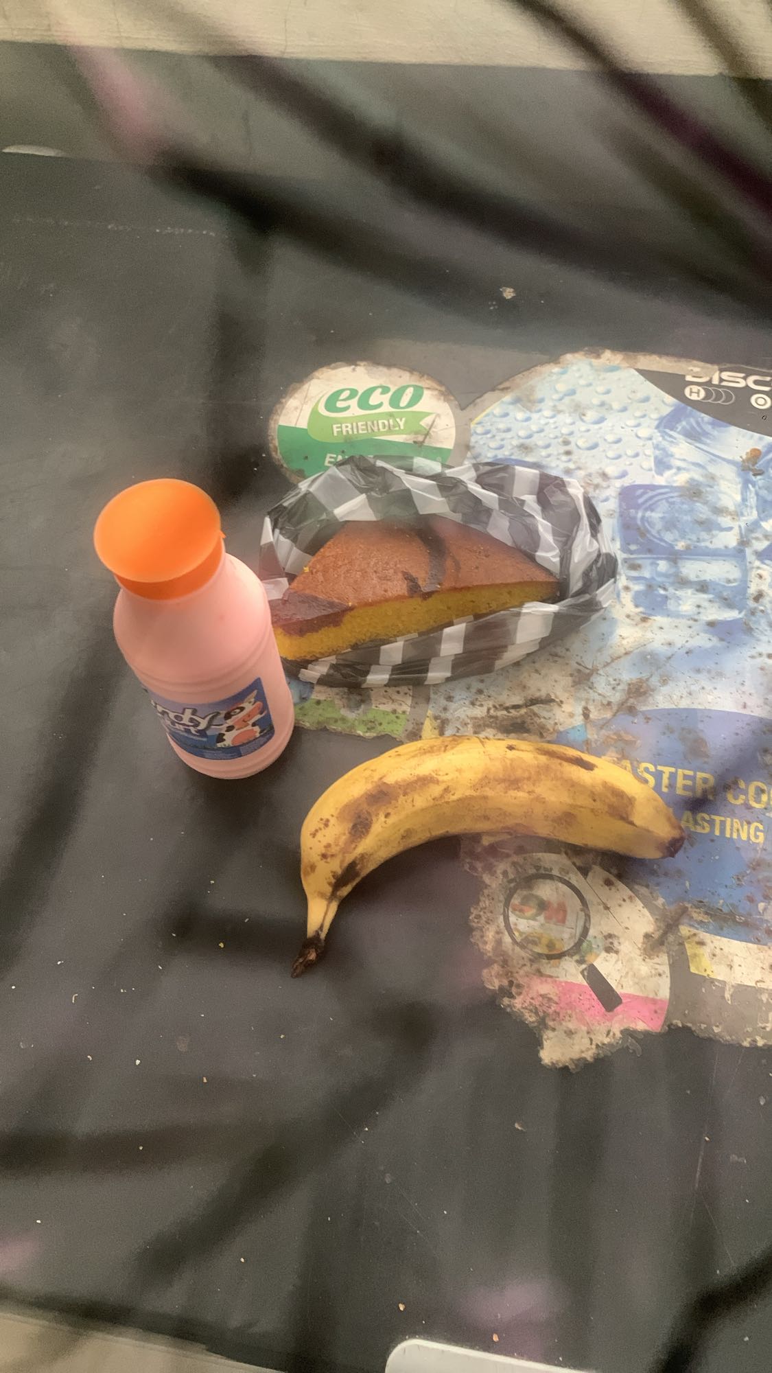 pastel, plátano y batido