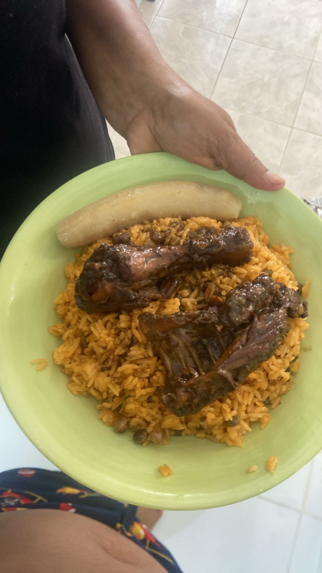 Arroz con pollo y plátano