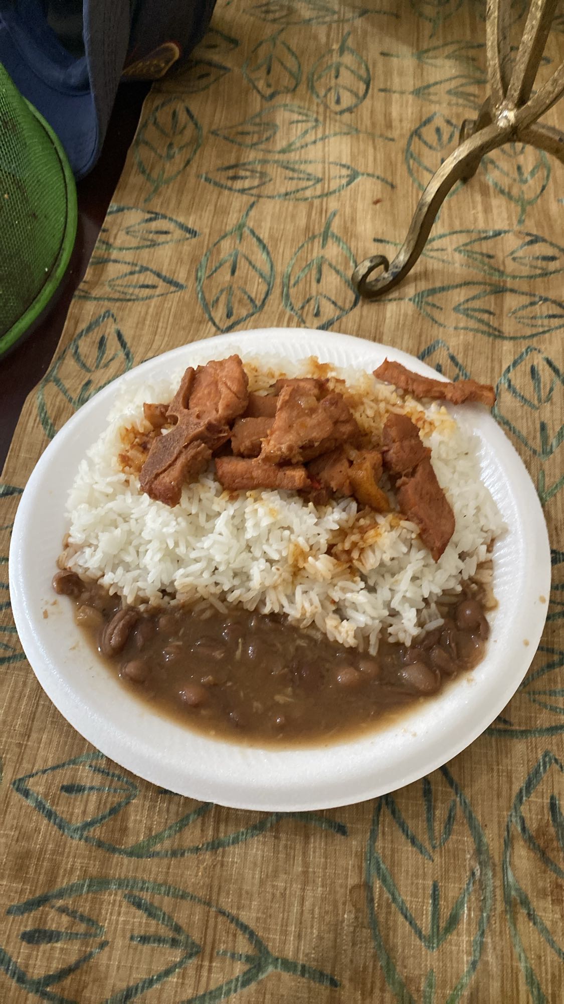 Arroz, frijoles y cerdo