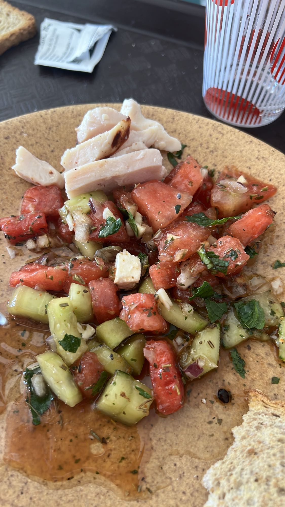 Salade poulet pastèque