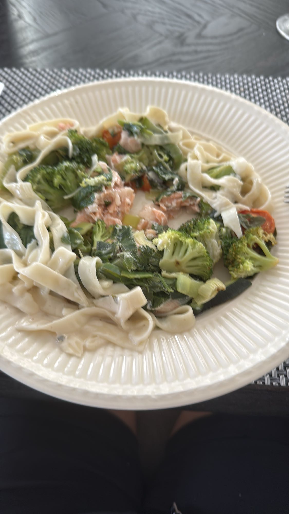 Zalm groente pasta