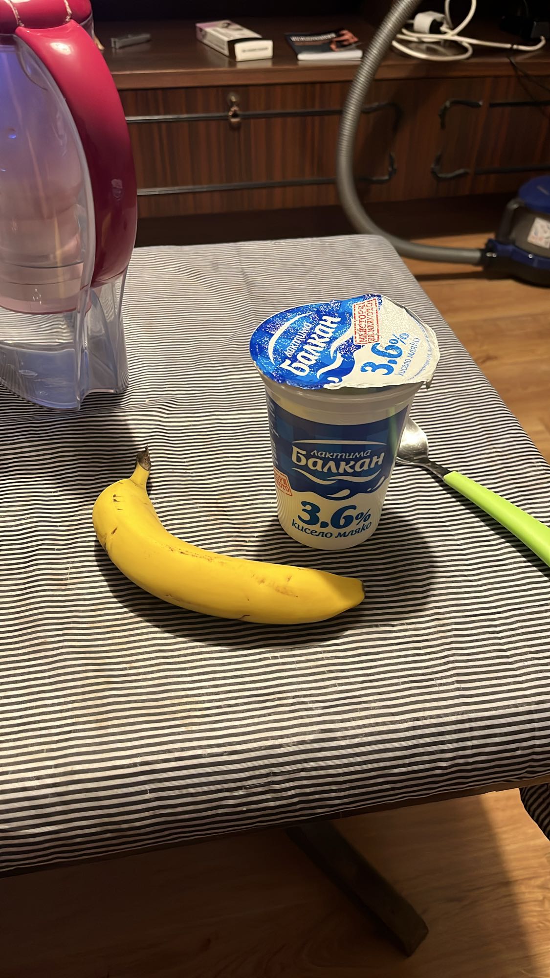 Банан с кисело мляко