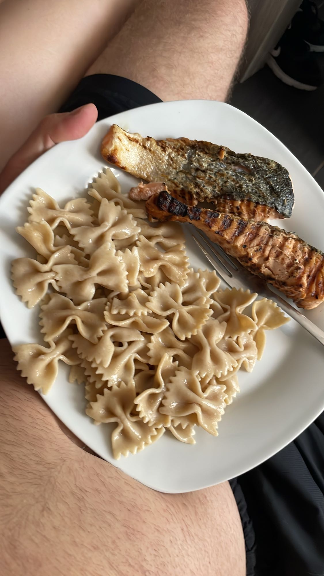 Pâtes et saumon grillé